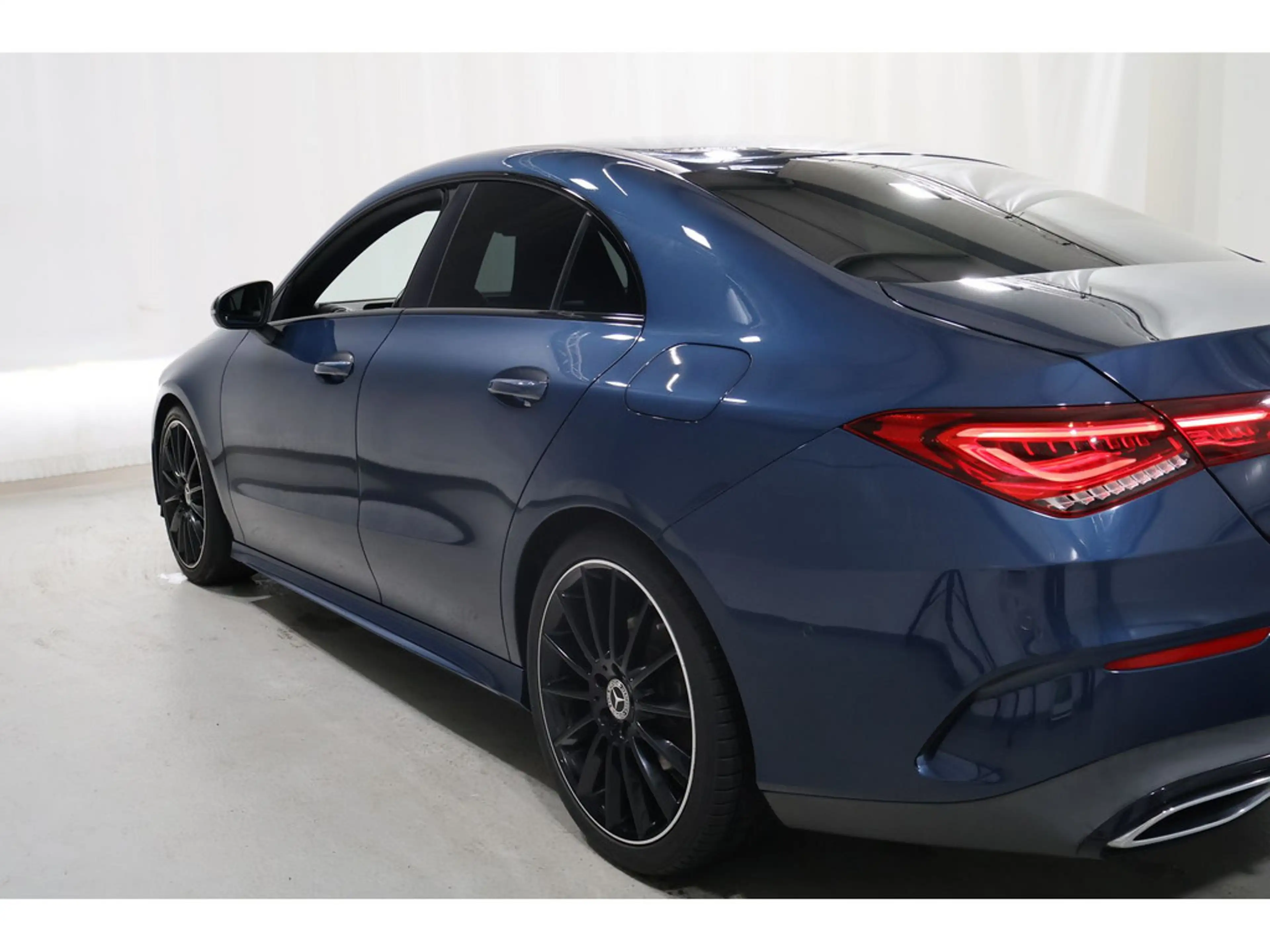 Mercedes-Benz CLA 220 4Matic — photo 14