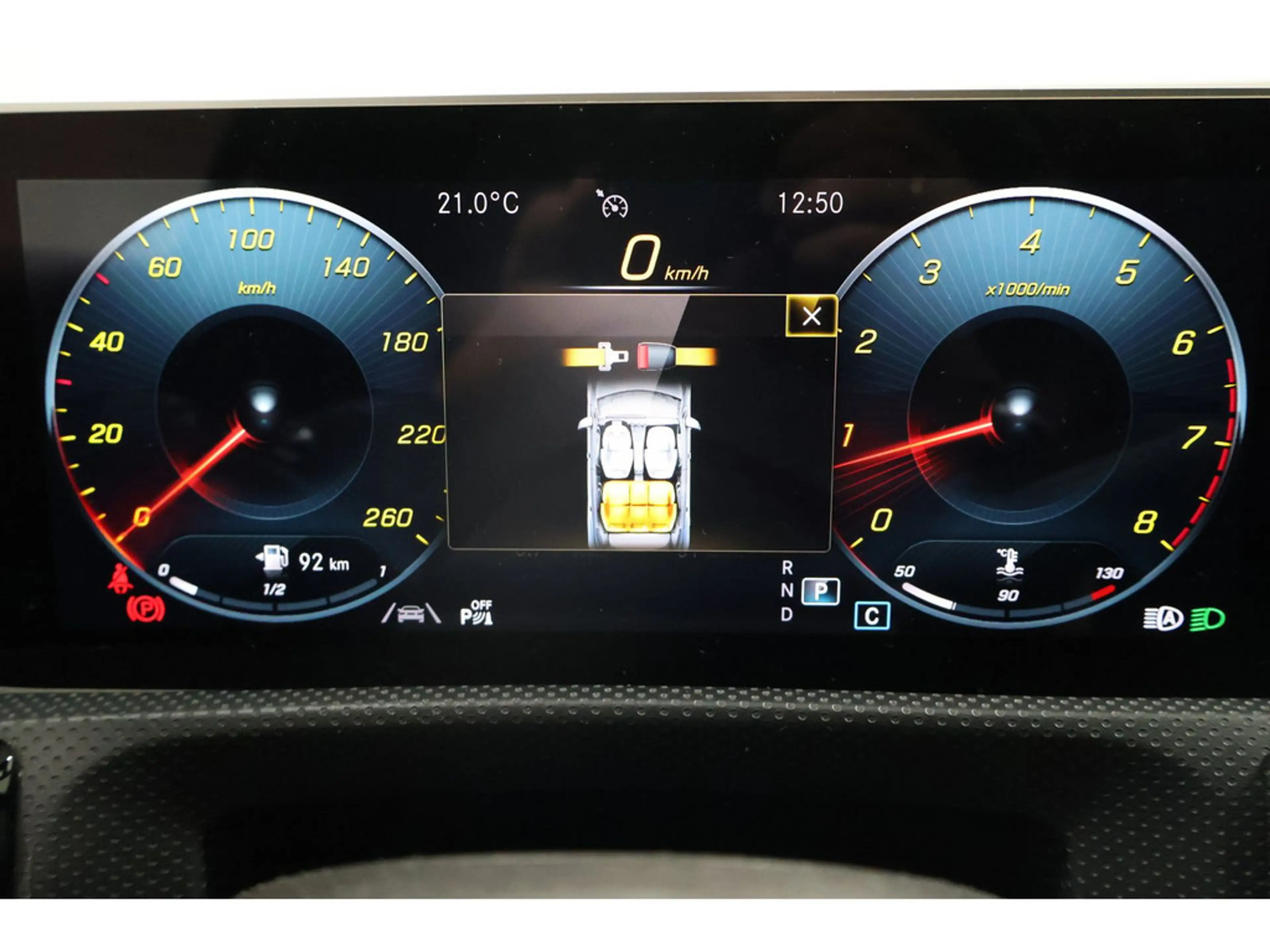 Mercedes-Benz CLA 220 4Matic — photo 11