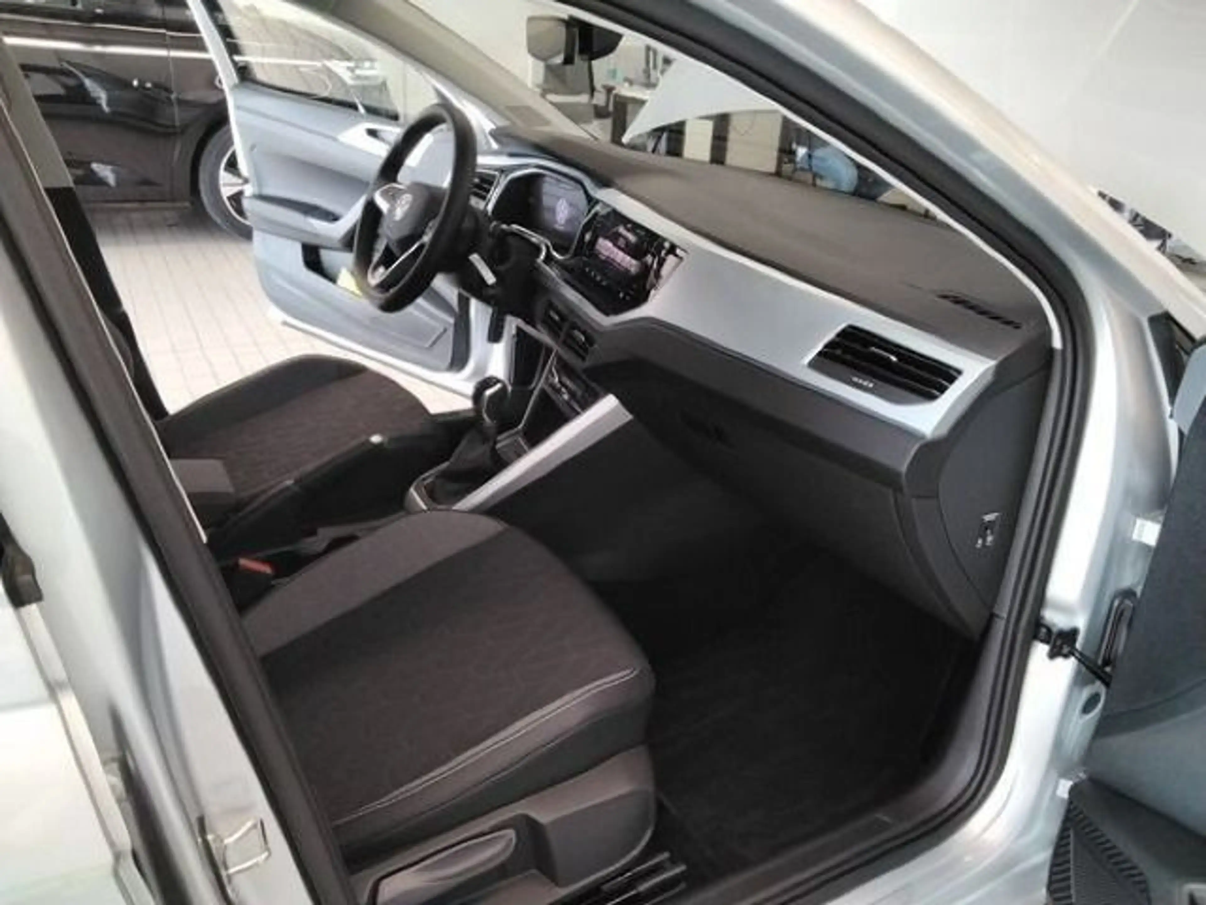 Volkswagen Taigo 1.0 TSI GOAL (LED+NAVI+ACC+RearView) — photo 3