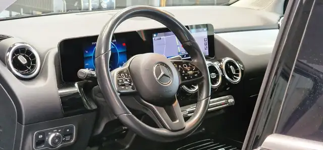 Mercedes-Benz B-Class view 13