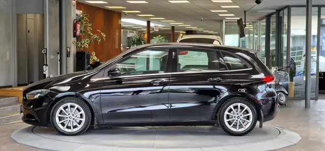Mercedes-Benz B-Class view 4