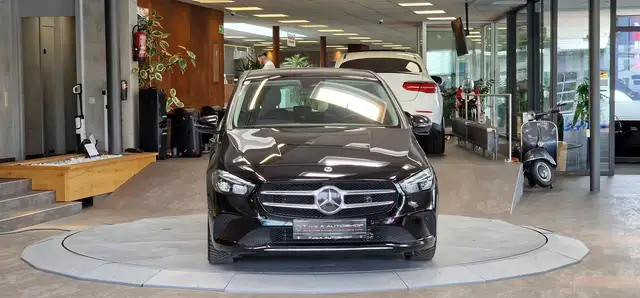 Mercedes-Benz B-Class view 2