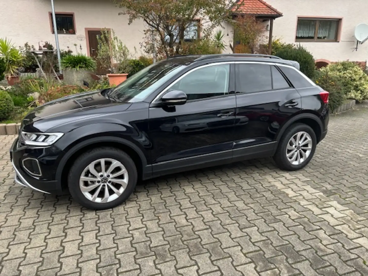 Volkswagen T-Roc Life Edition,LED,SHZ,PDC,RFK,ACC, Noir - 2