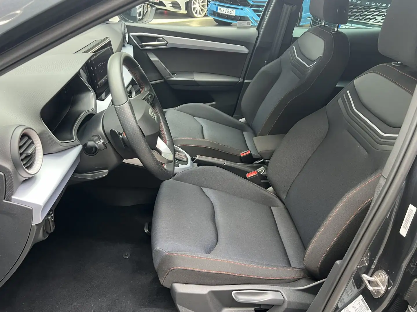 SEAT Arona 1.0TSI DSG FR NAVI LED ACC AppleCar Kamera Grau - 2