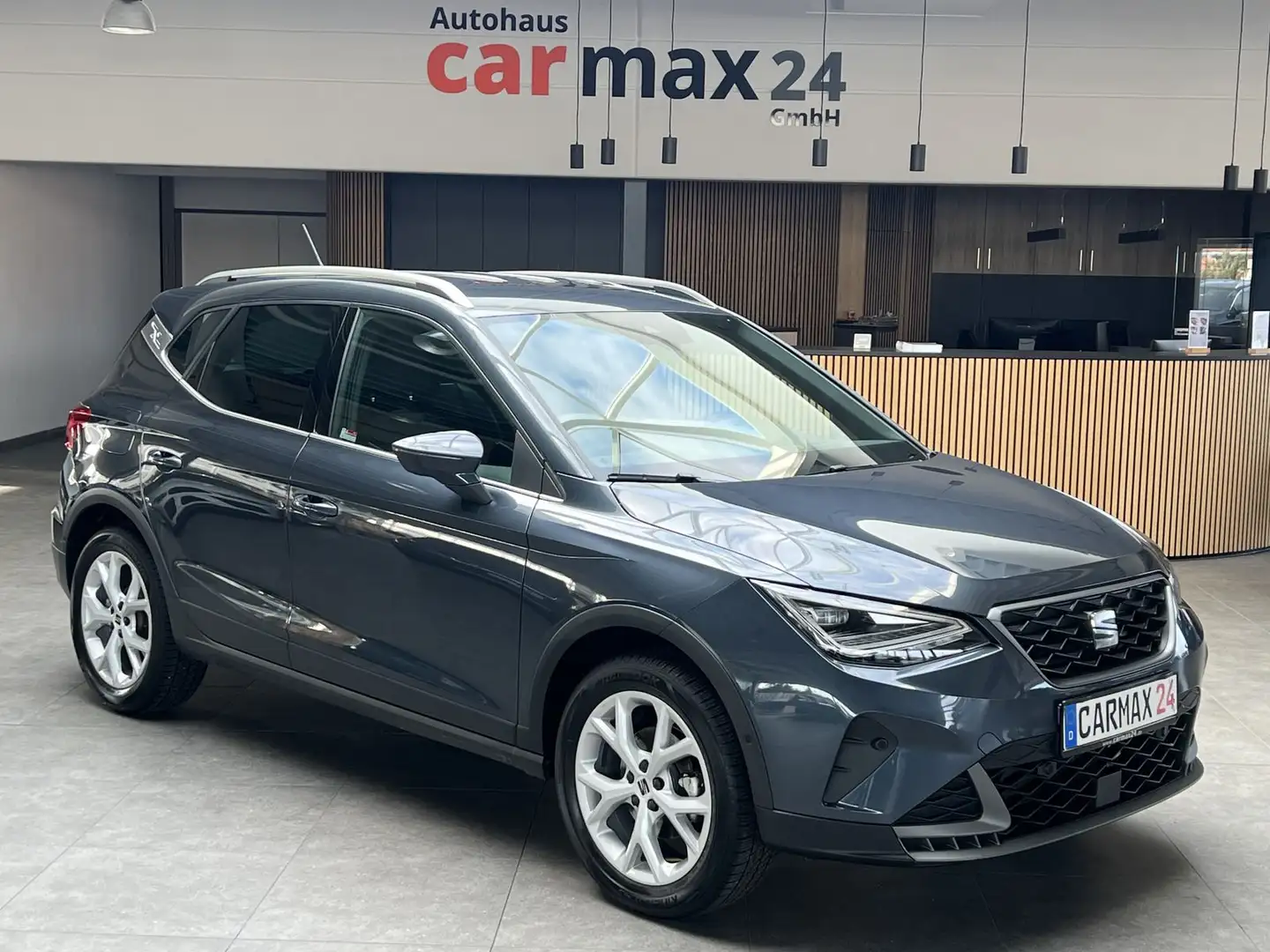 SEAT Arona 1.0TSI DSG FR NAVI LED ACC AppleCar Kamera Grau - 1