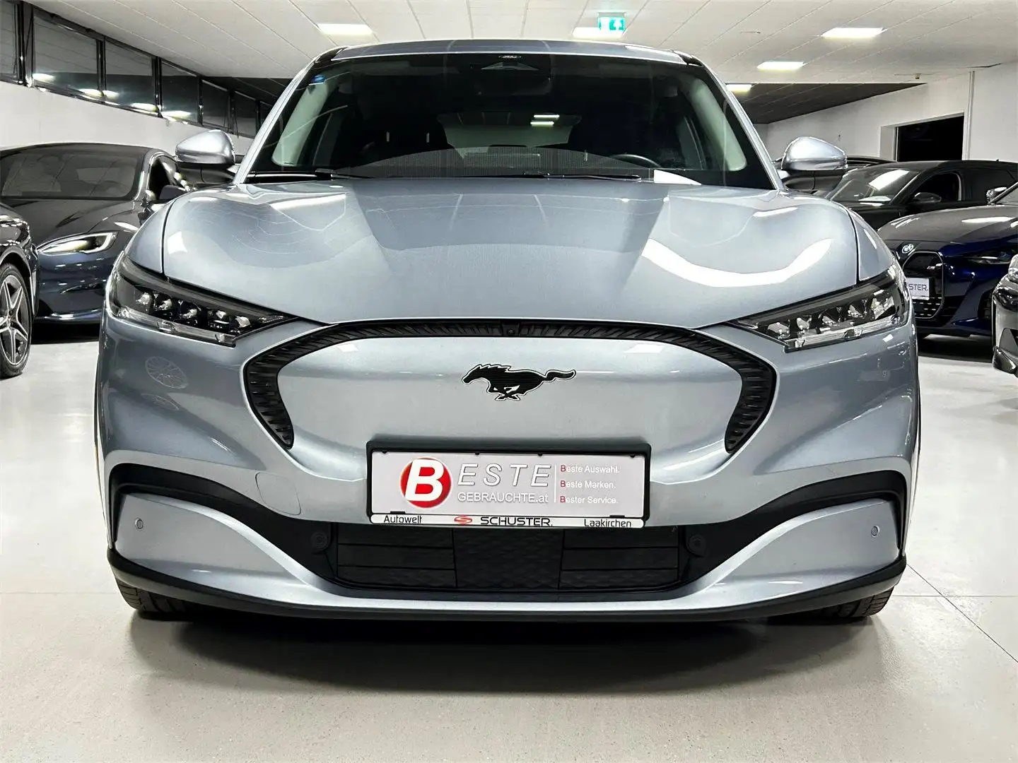Ford Mustang Mach-E Elektro Extended Range Silber - 2