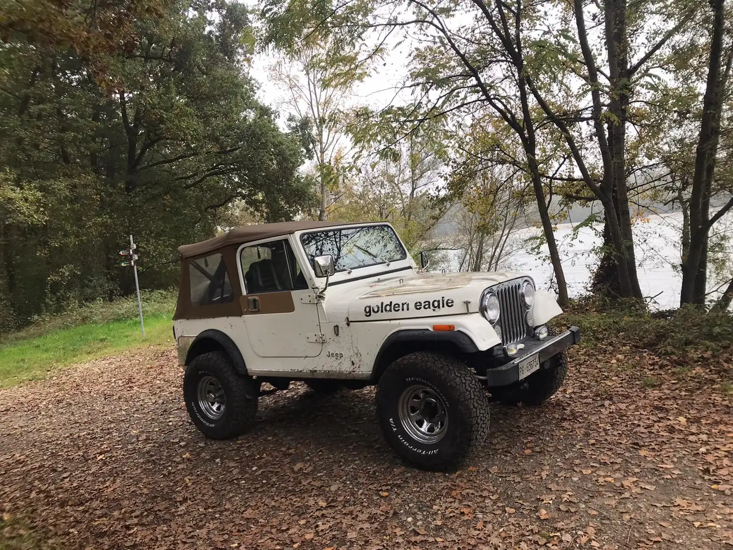 Jeep CJ-7 Bianco - 1