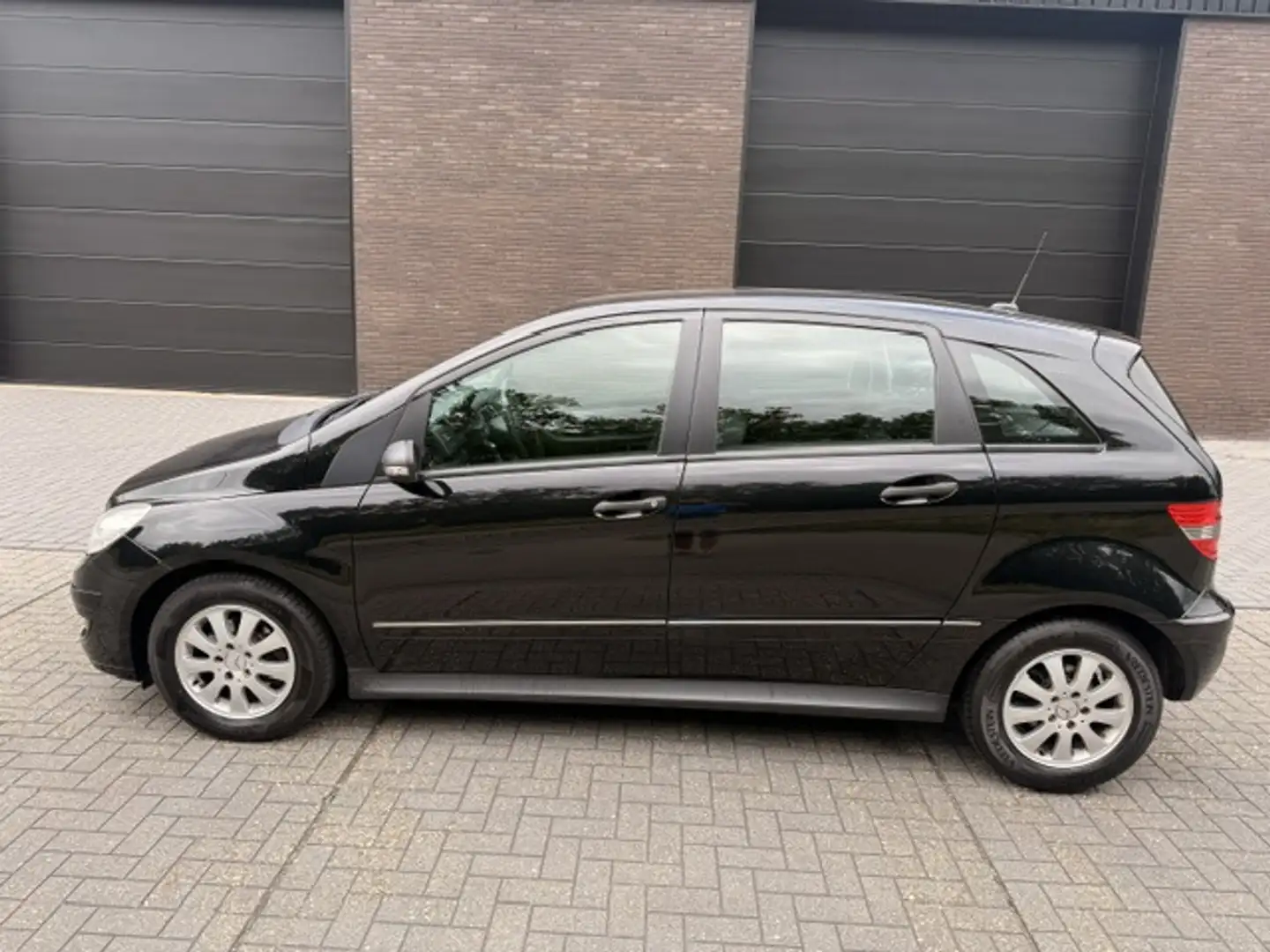 Mercedes-Benz B 170 VOL AUTOMAAT| AIRCO|SPORT VLG.| Schwarz - 2