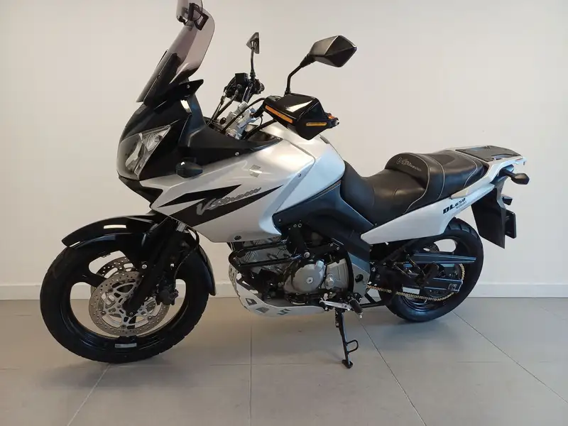 Suzuki V-STROM 650 - foto 7
