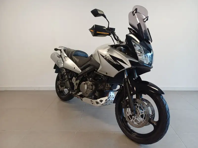 Suzuki V-STROM 650 - foto 3