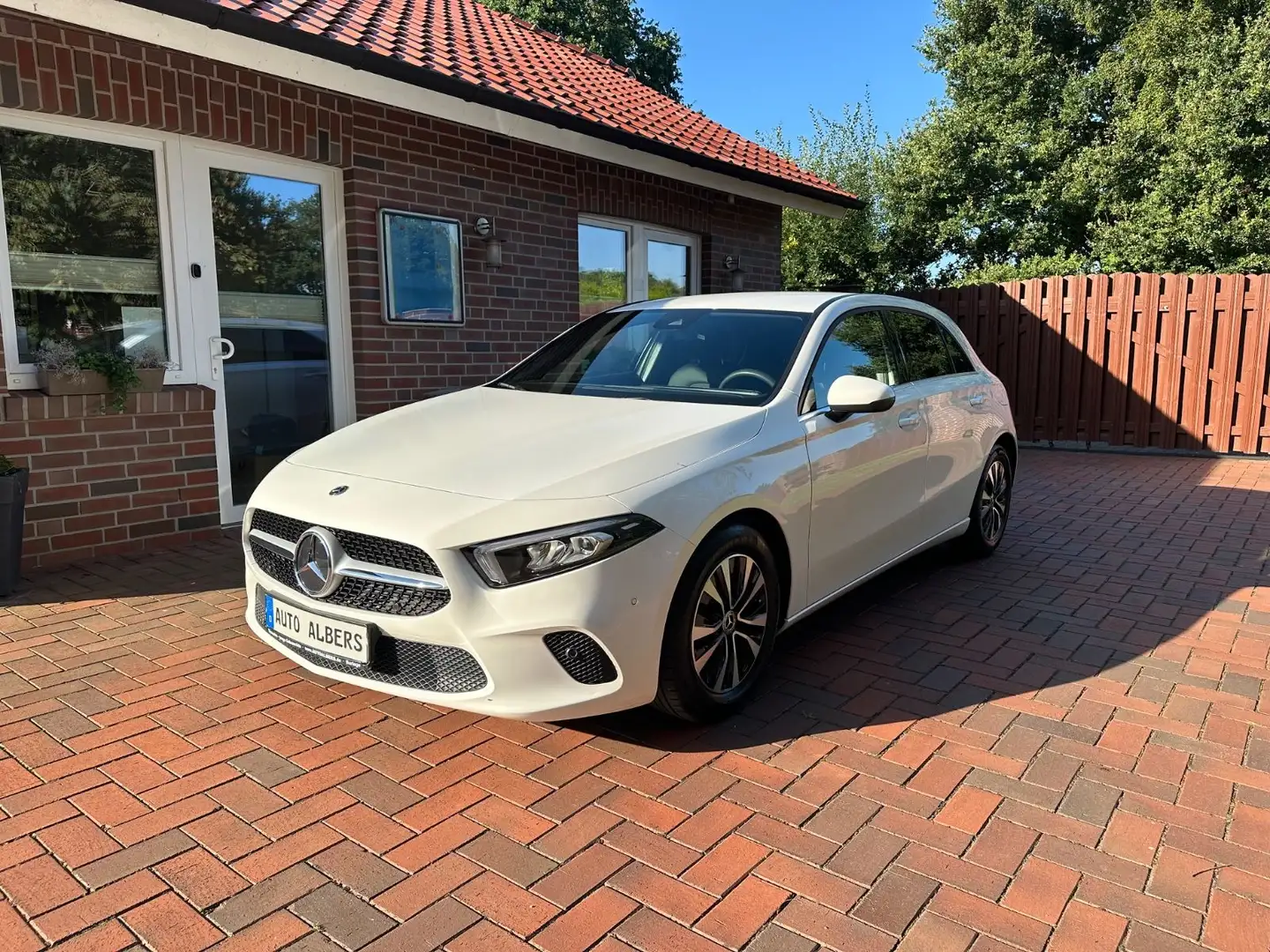 Mercedes-Benz A 180 d Automatik!!! Weiß - 1