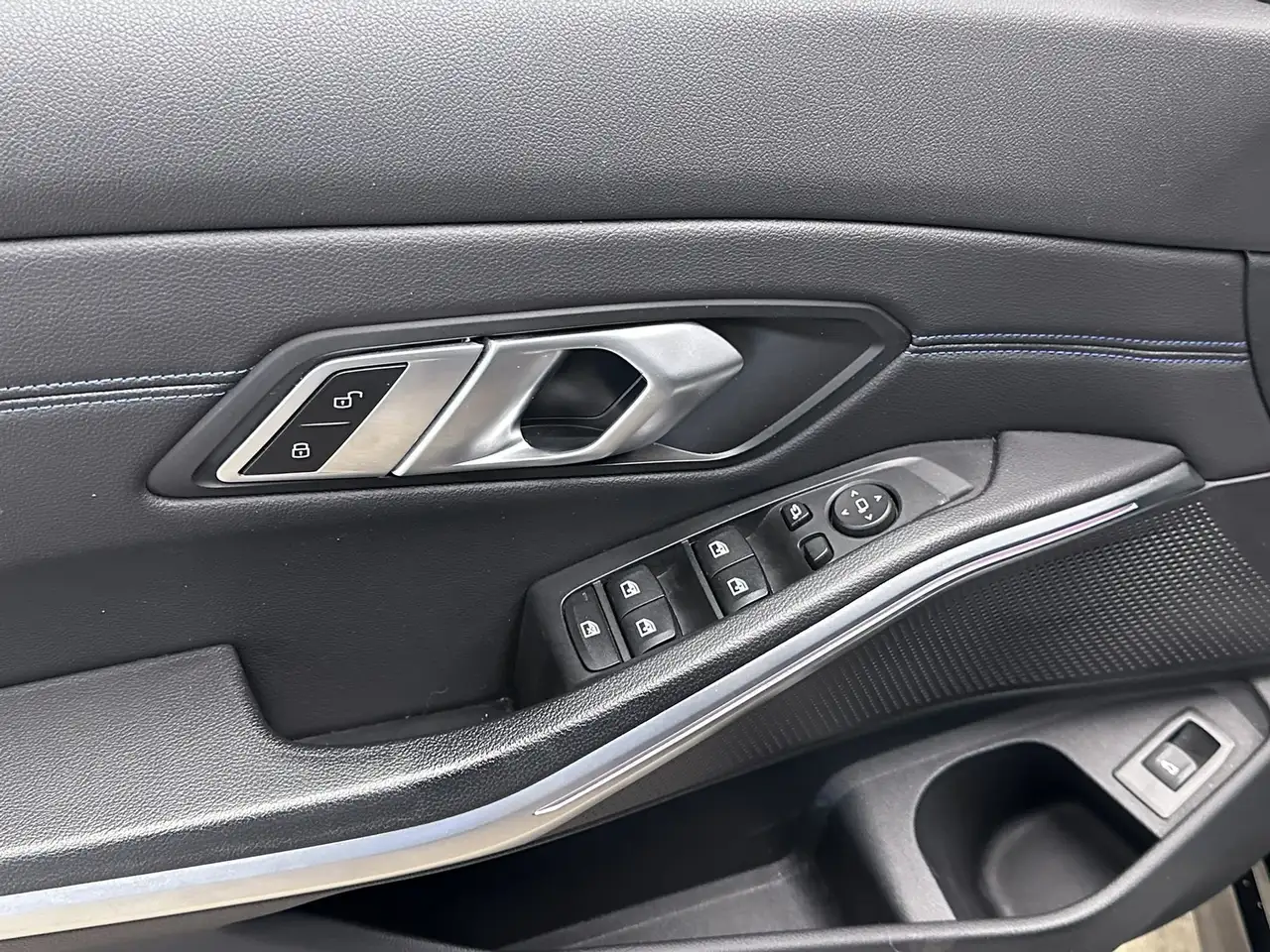 BMW 318 318i*AUT*M-SPORT*CARPLAY*SPORTZETELS*, миниатюра 17