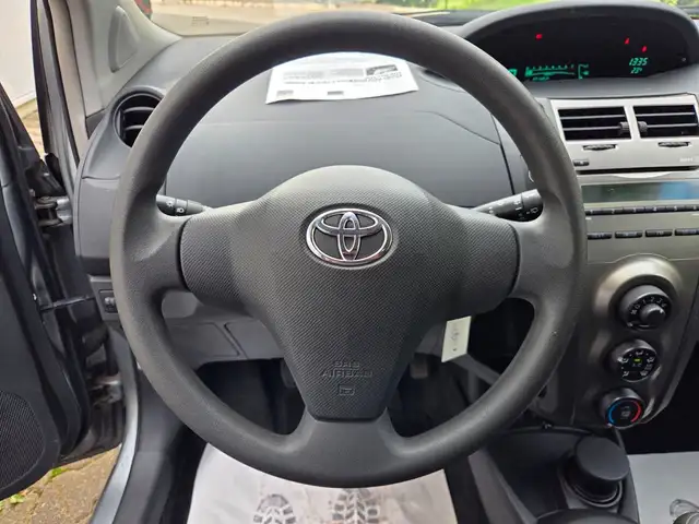Toyota Yaris view 13