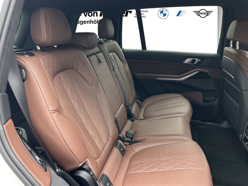 BMW X7 xDrive40d — photo 8