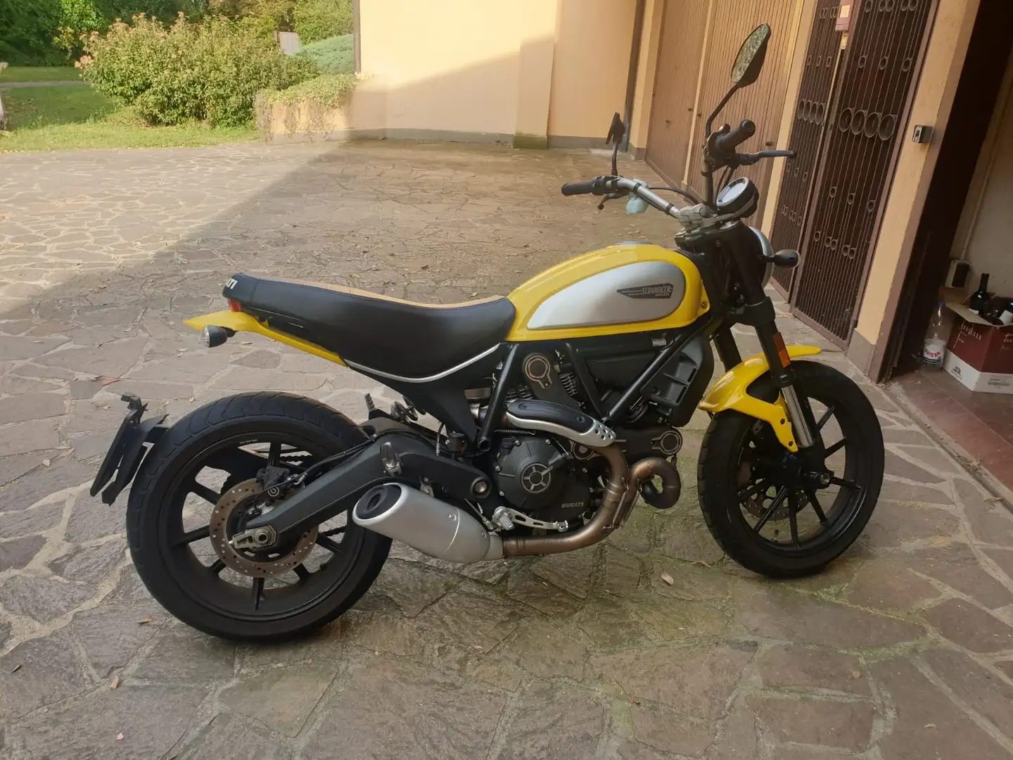 Ducati Scrambler Sárga - 1