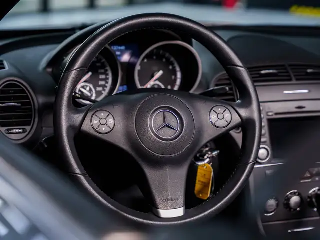 Mercedes-Benz SLK view 9