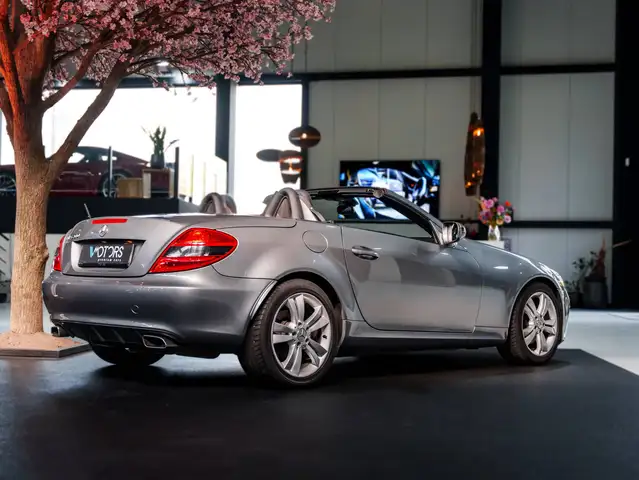 Mercedes-Benz SLK view 5
