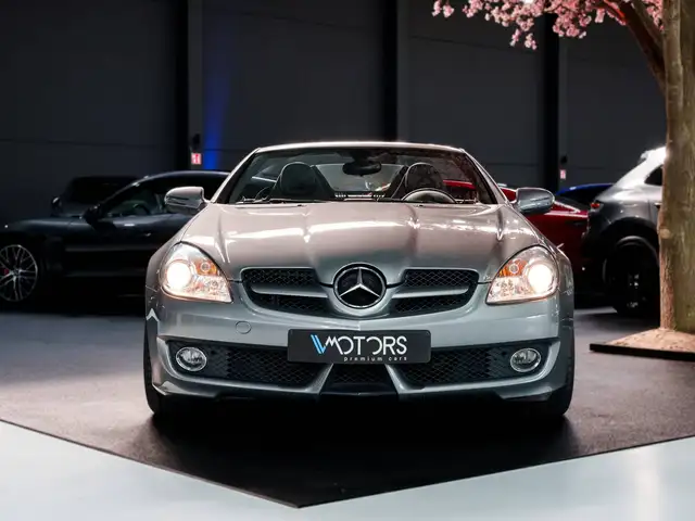 Mercedes-Benz SLK view 3