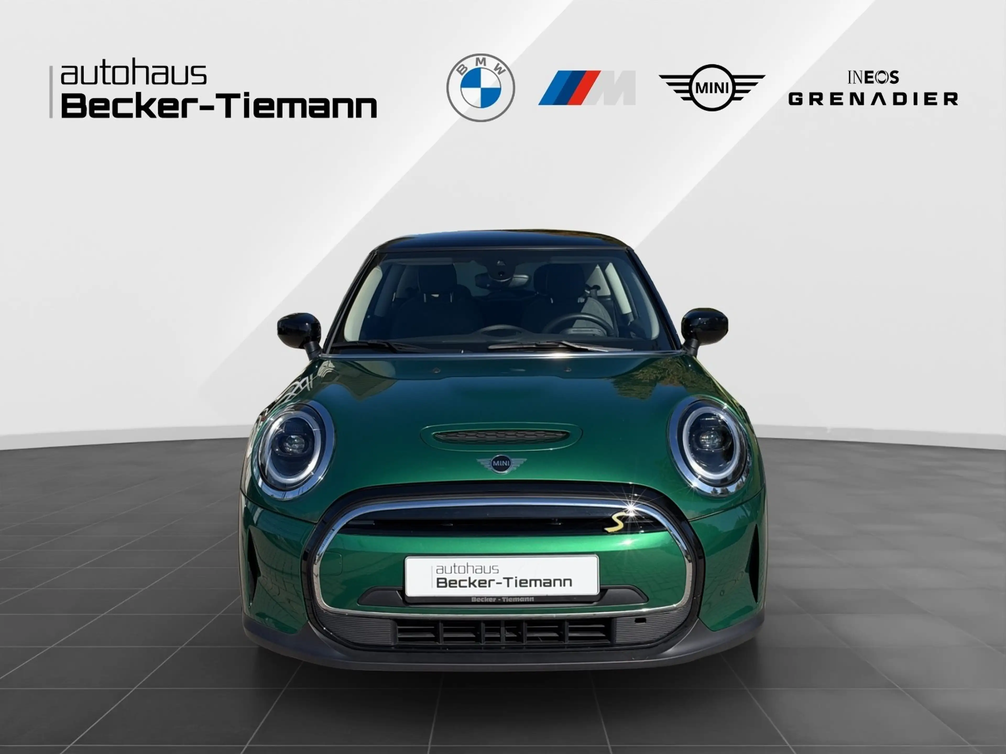 MINI Cooper SE Hatch 16" / DrivAss / Sitzheiz / LED / DAB / CarPl — photo 2