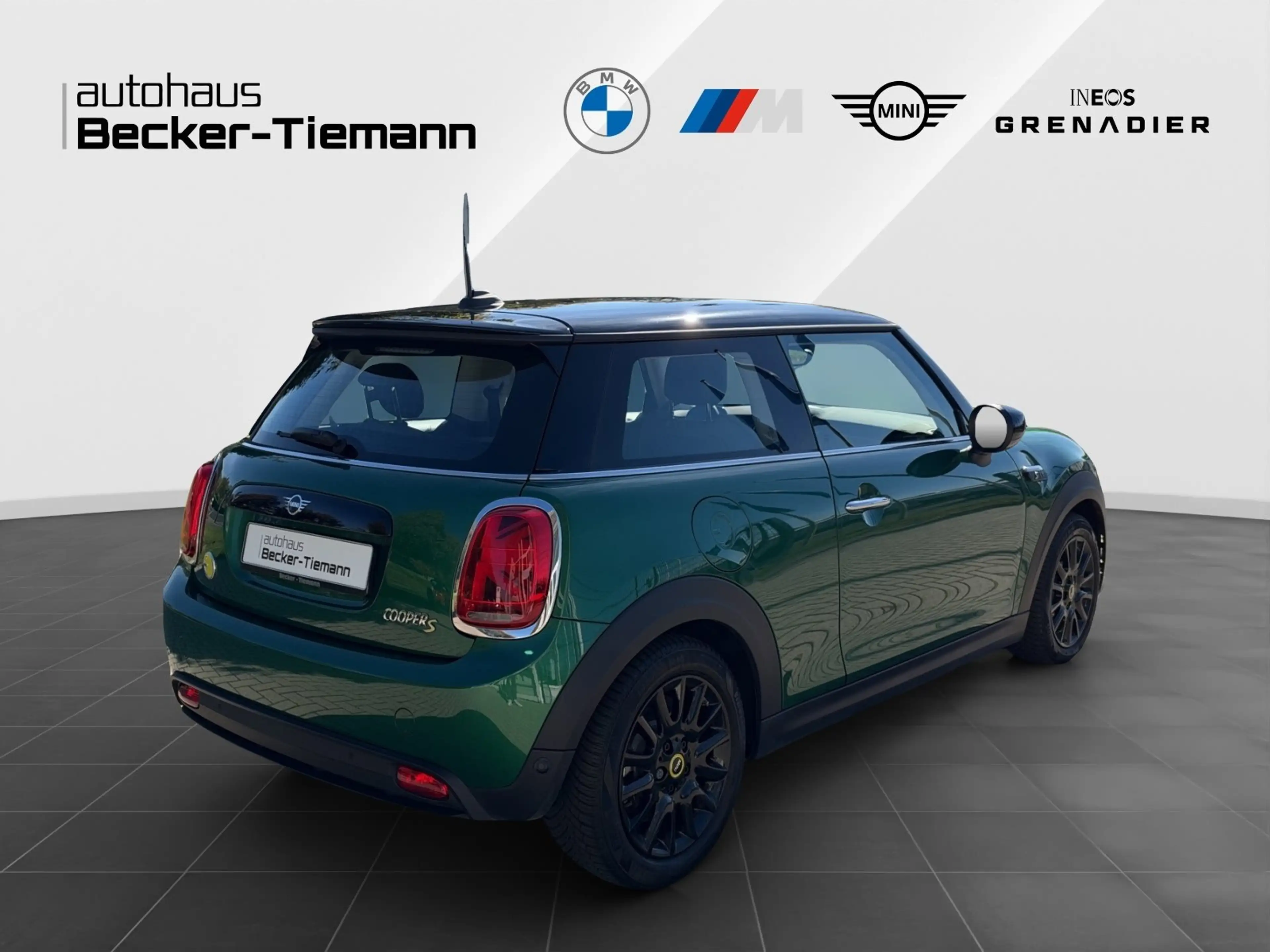 MINI Cooper SE Hatch 16" / DrivAss / Sitzheiz / LED / DAB / CarPl — photo 6
