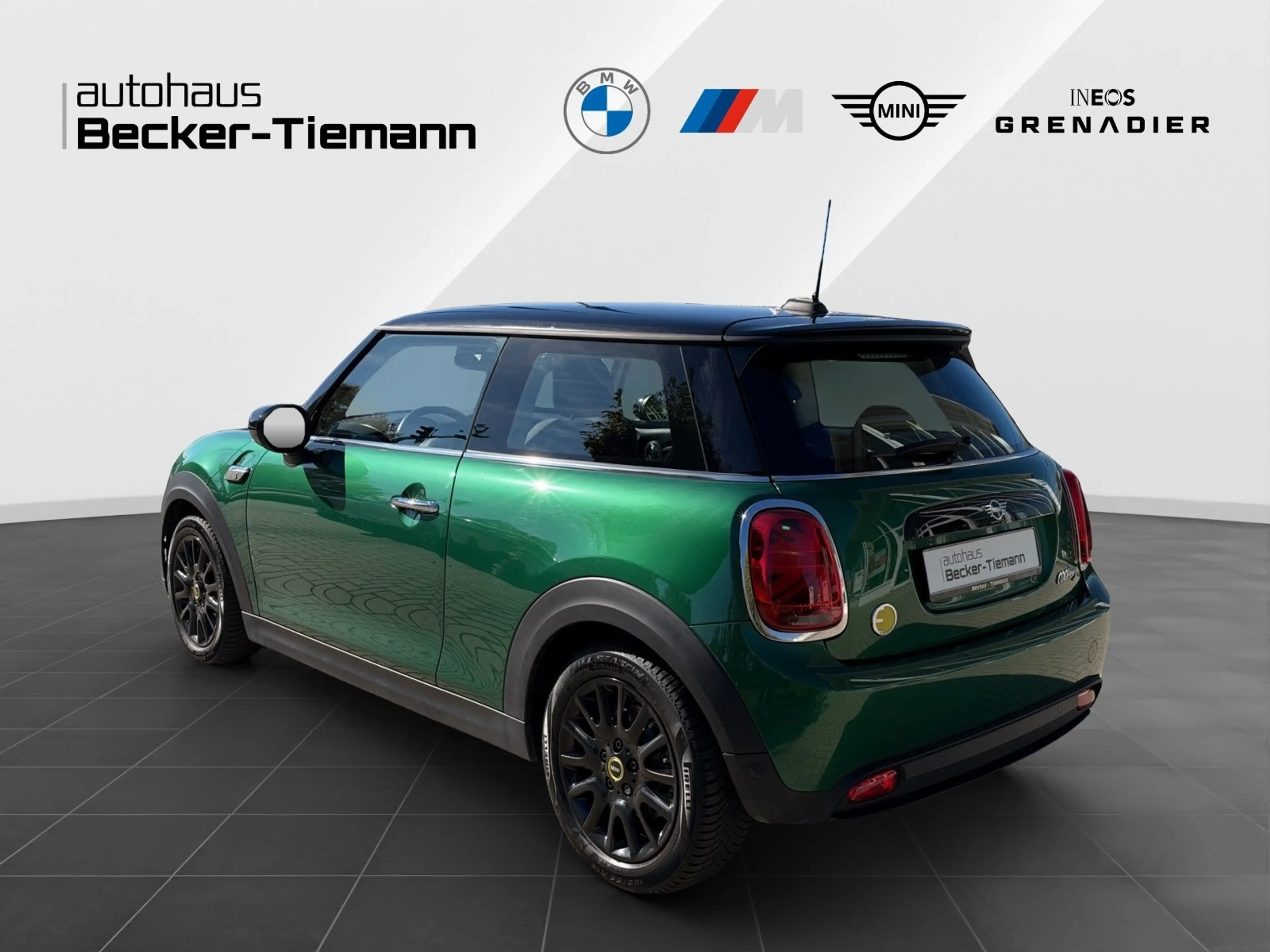 MINI Cooper SE Hatch 16" / DrivAss / Sitzheiz / LED / DAB / CarPl — photo 4