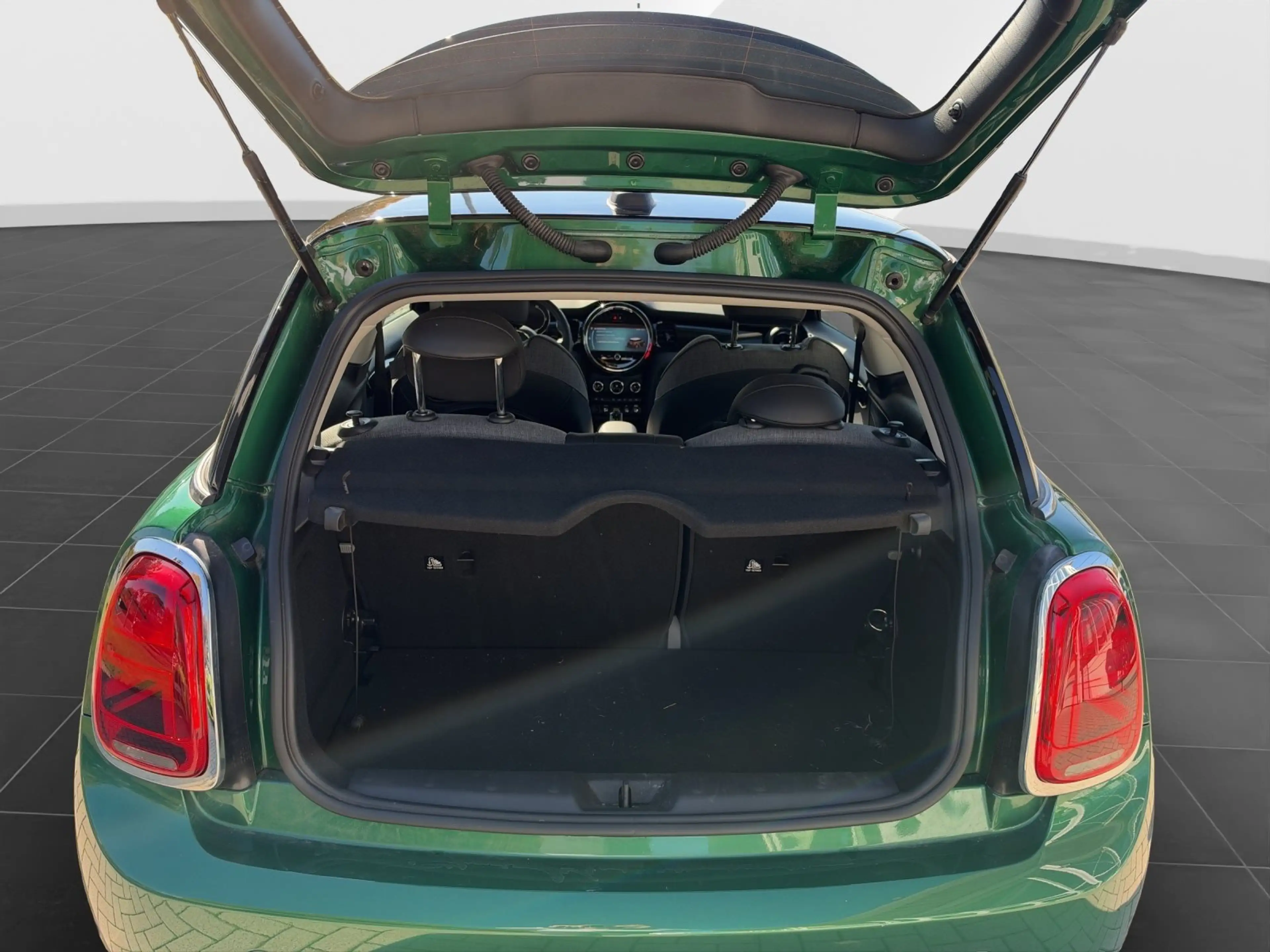 MINI Cooper SE Hatch 16" / DrivAss / Sitzheiz / LED / DAB / CarPl — photo 14