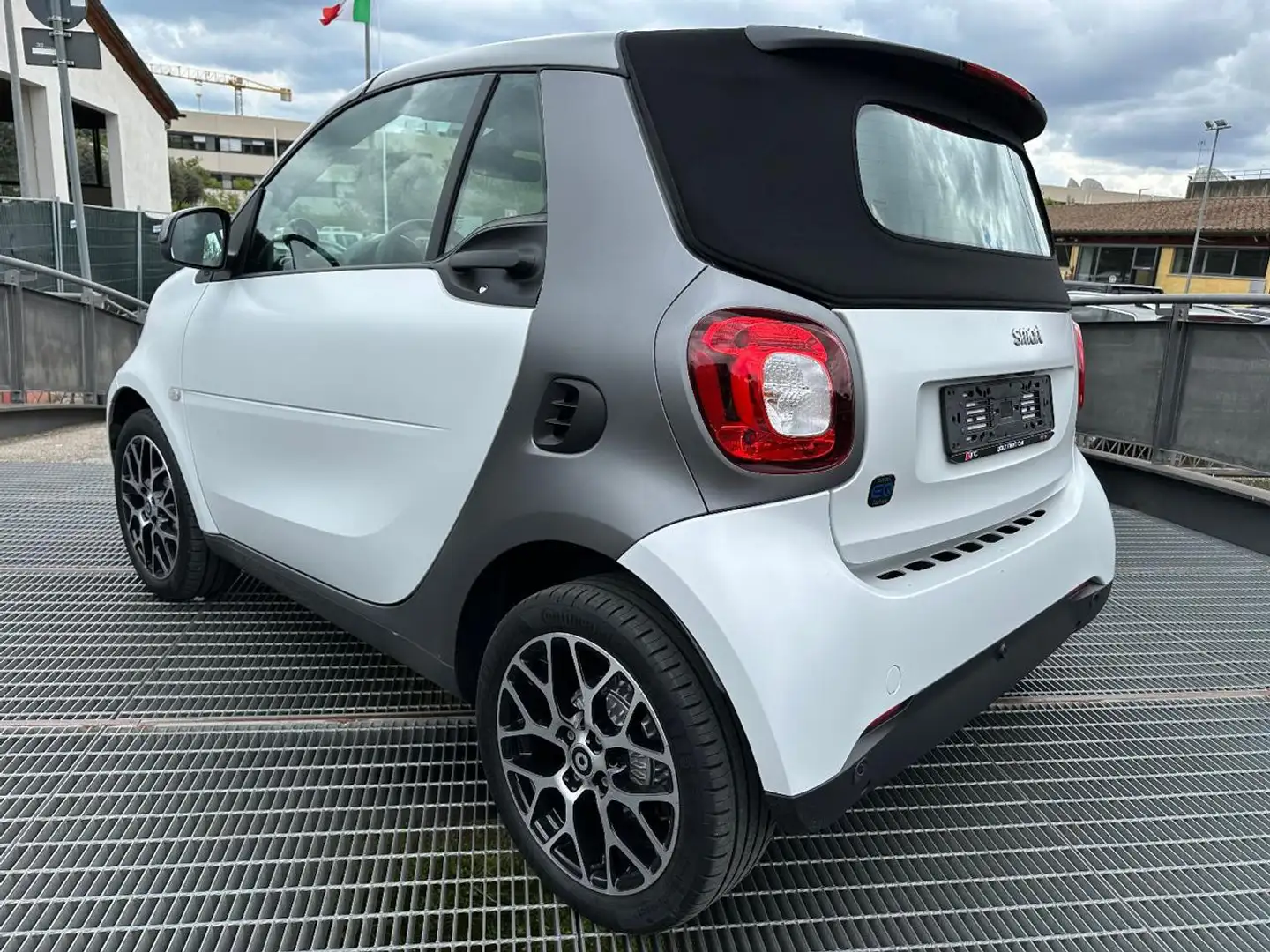 smart forTwo EQ CABRIO PRIME MOON WHITE MATT PELLE UFF.LE MB Blanc - 2