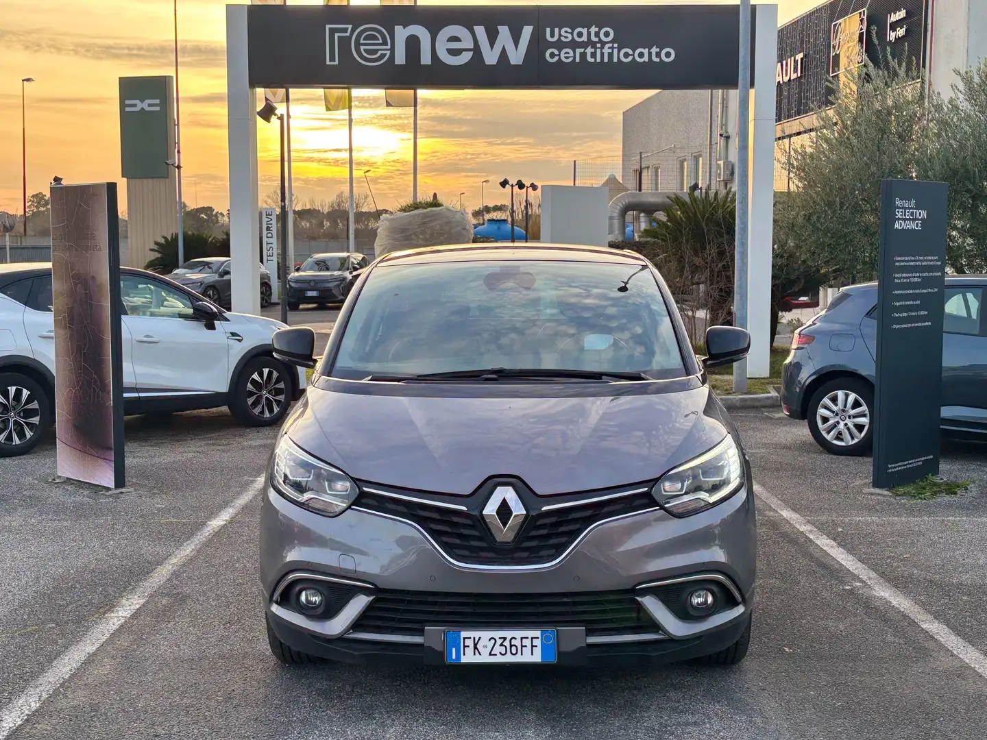 Renault Scenic Scenic IV 2017 1.5 dci energy Bose 110cv edc Gris - 2