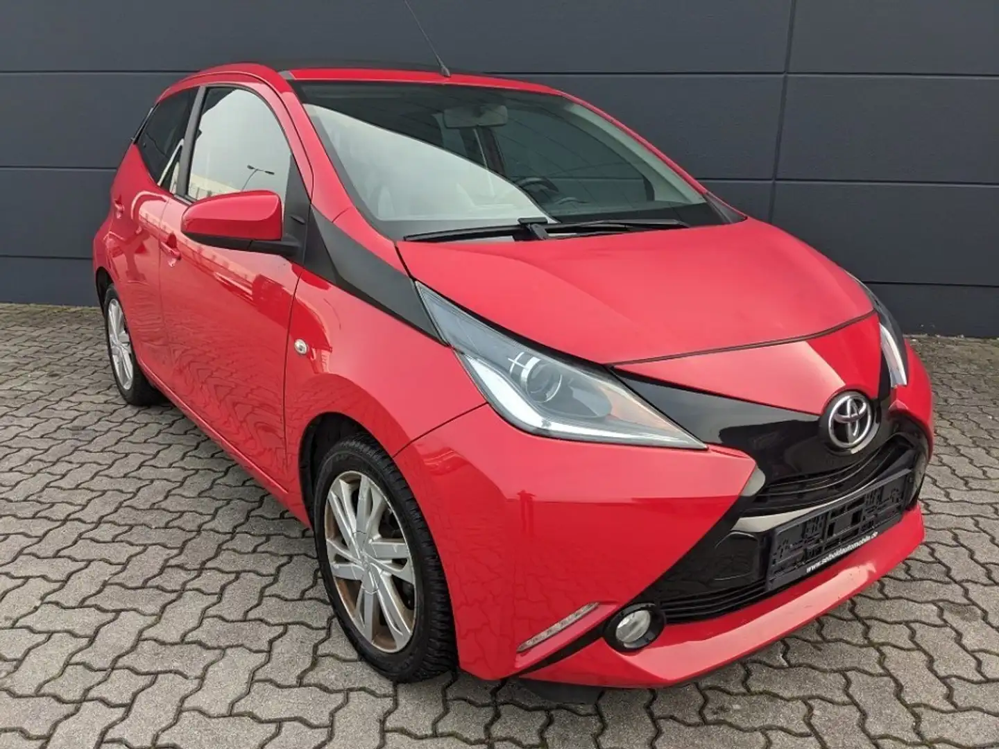 Toyota Aygo 1.0l x-wave Kamera Klima Schiebedach Rot - 2