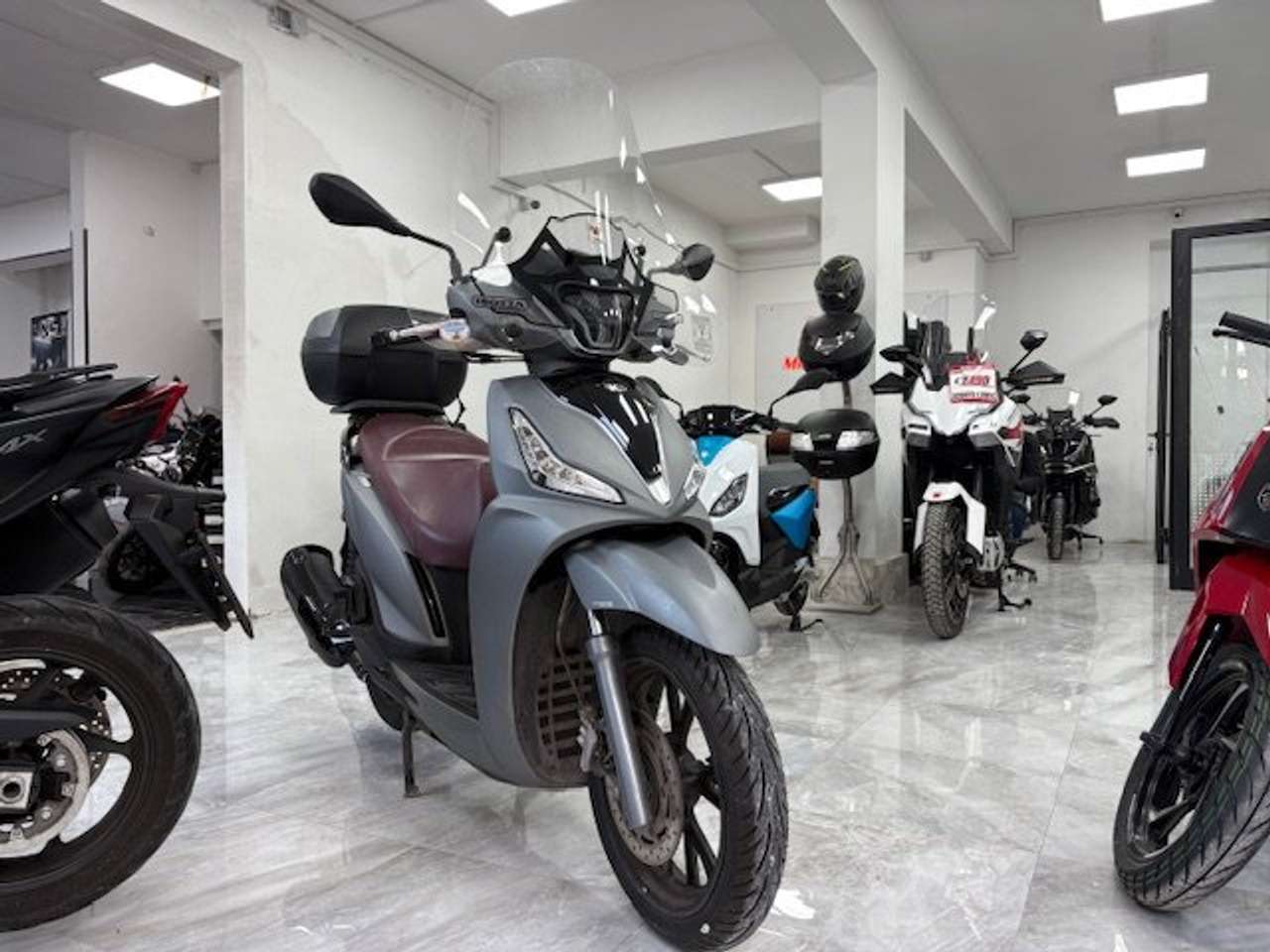 Kymco People S 300i KYMCO PEOPLE S 300 TAGLIANDATO