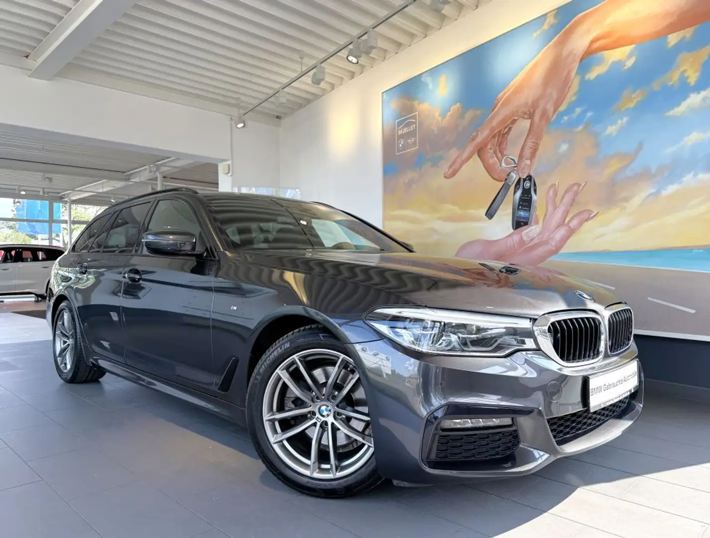 BMW 520 i Touring Aut. M SPORT KAM+HUD+adLED+NAVpro+AL Gris - 2