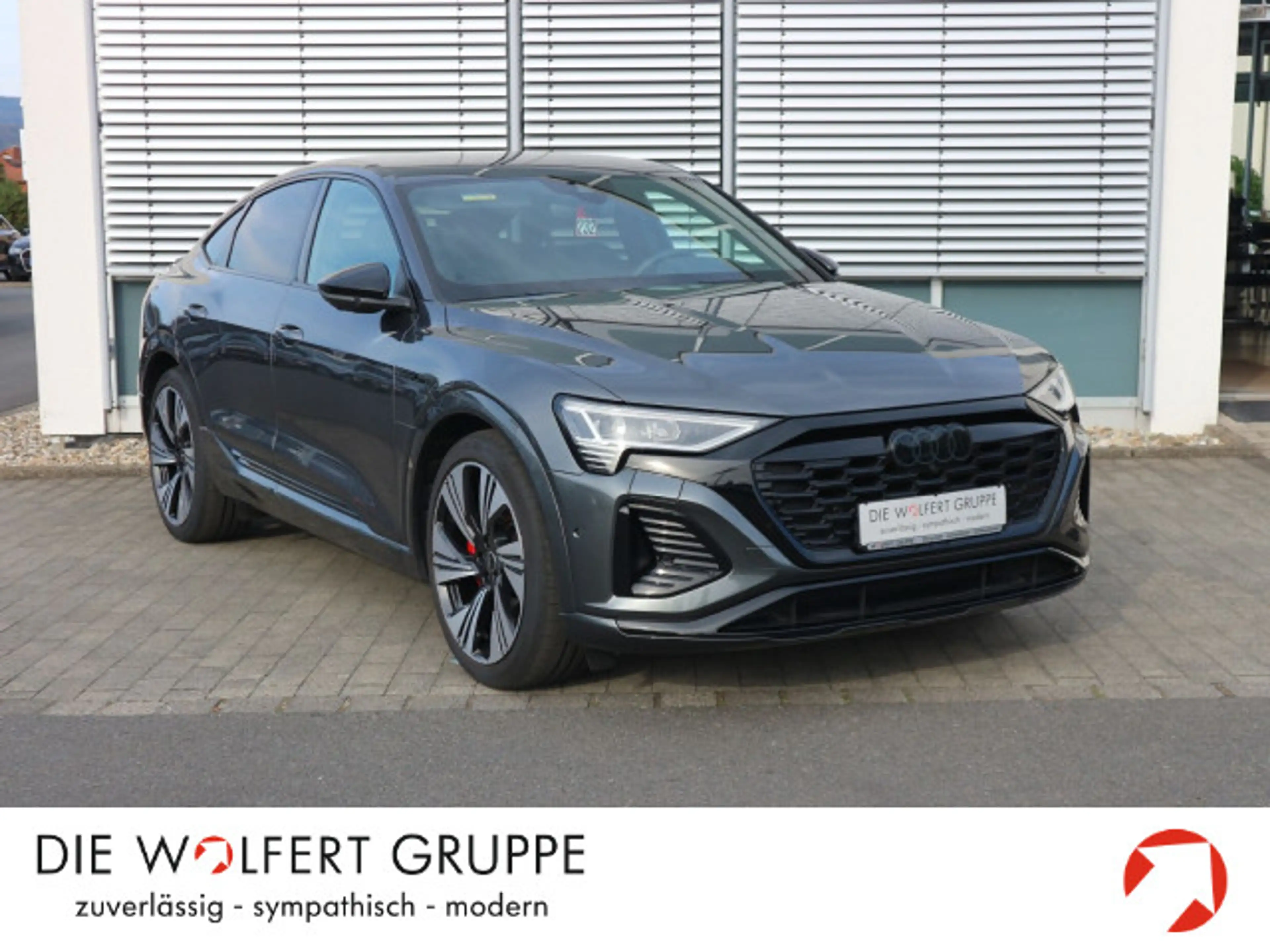 Audi Q8 e-tron S line 55 quattro AHK*360°