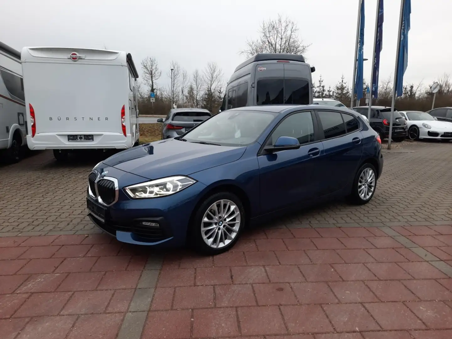 BMW 118 i Advantage LED PDC DAB ACC Navi SHZ el. Heckkl. Bleu - 2