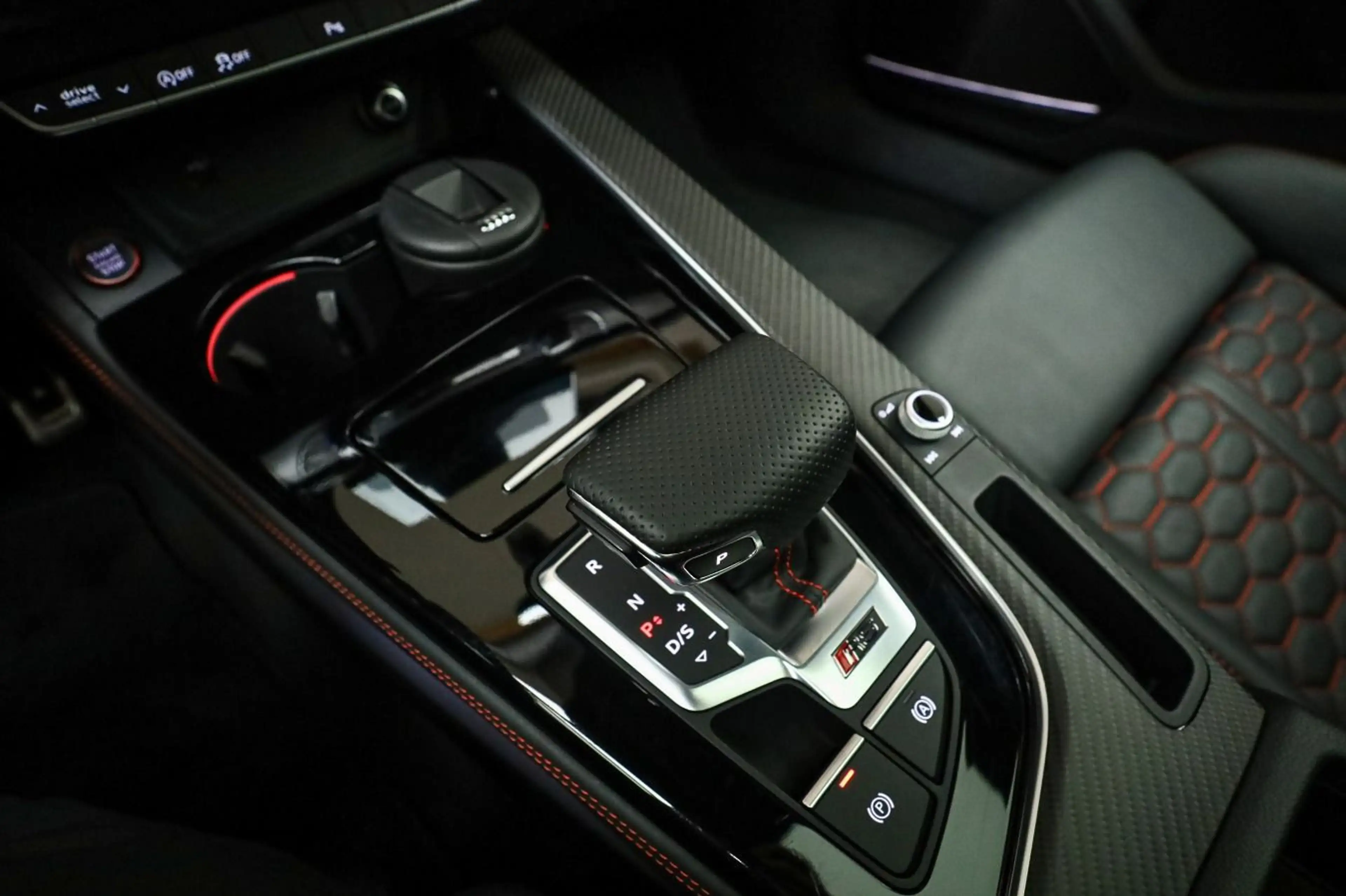 Audi RS4 Pano, Abgas, B&O, HUD, Assist, Kerami — photo 15