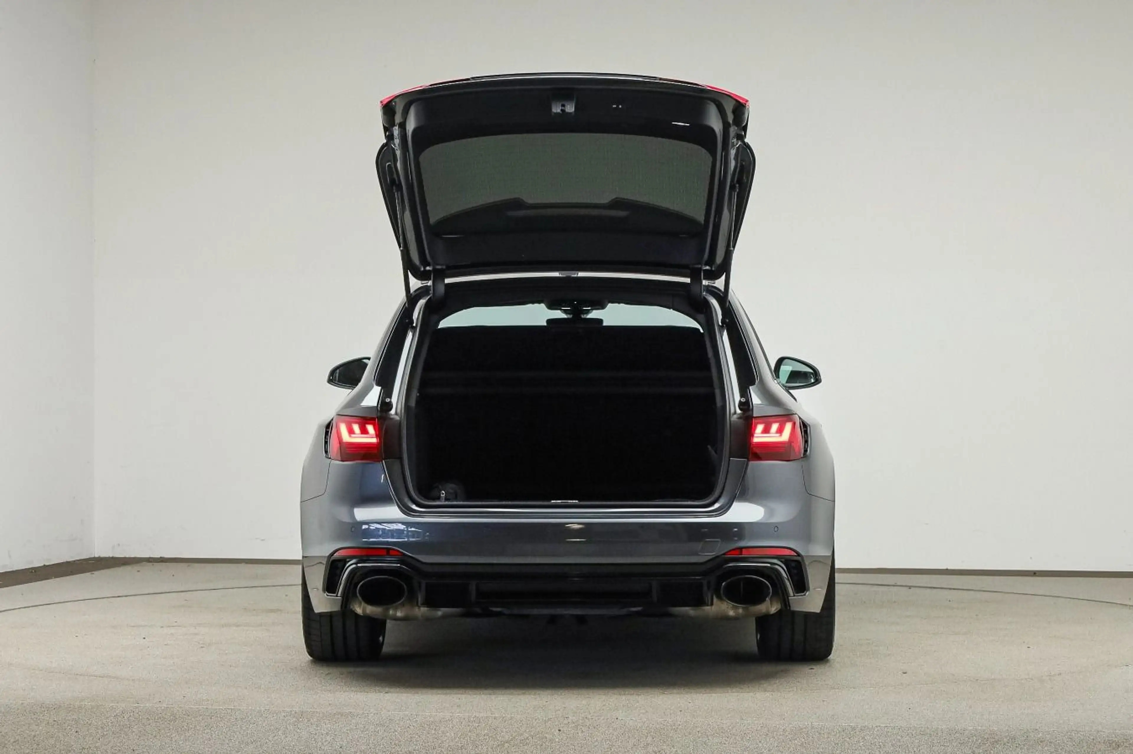 Audi RS4 Pano, Abgas, B&O, HUD, Assist, Kerami — photo 6
