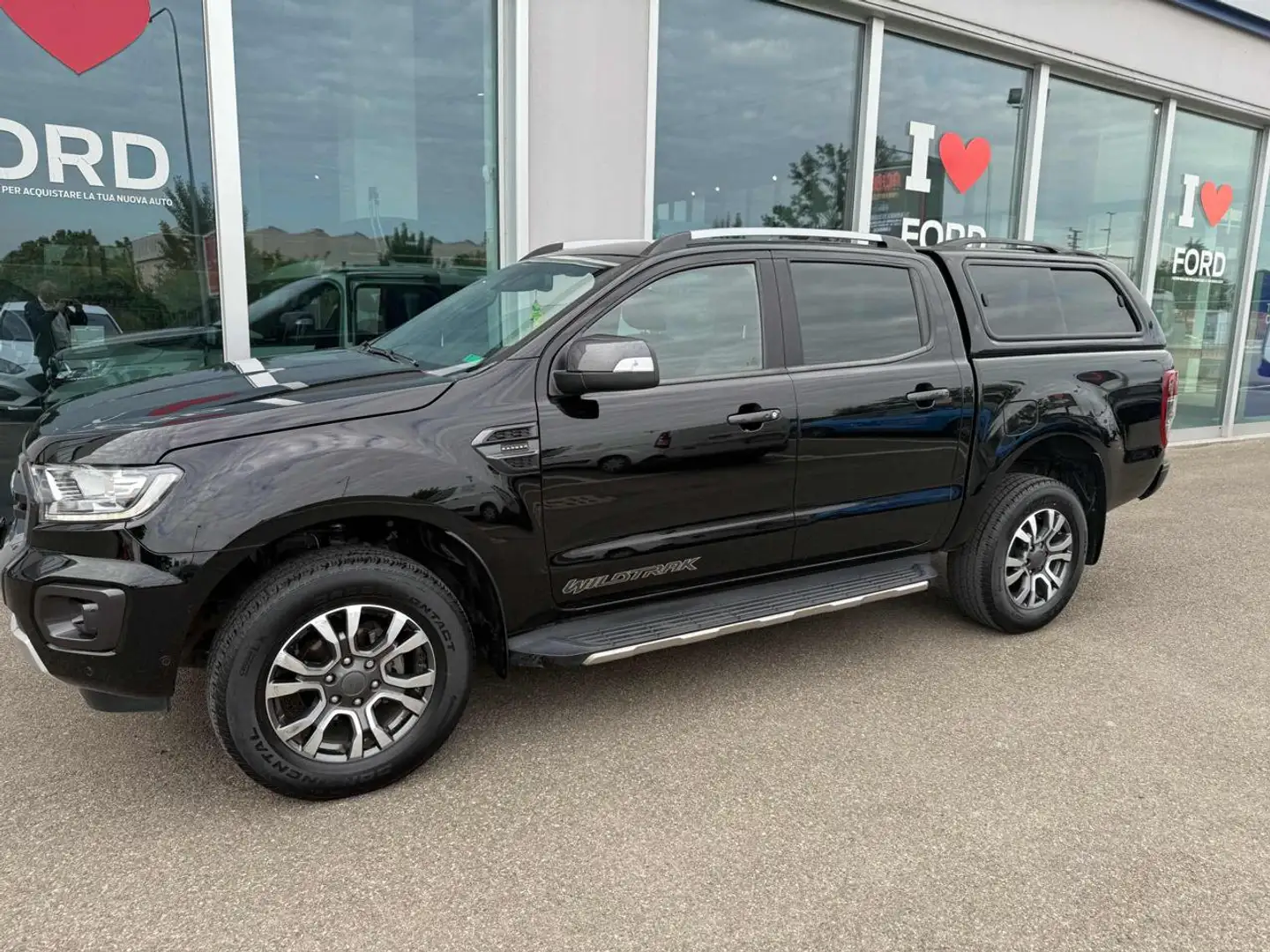 Ford Ranger 2.0 ECOBLUE aut. 213 CV DC Wildtrak 5 posti Nero - 2