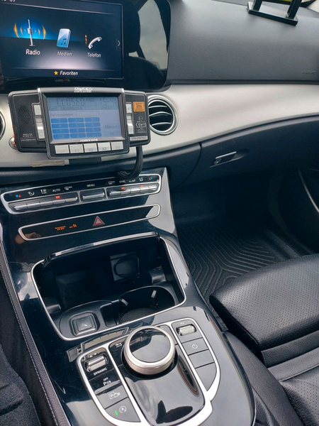 Mercedes-Benz E 200 d Limousine Autom. Taxi MBUX — photo 15