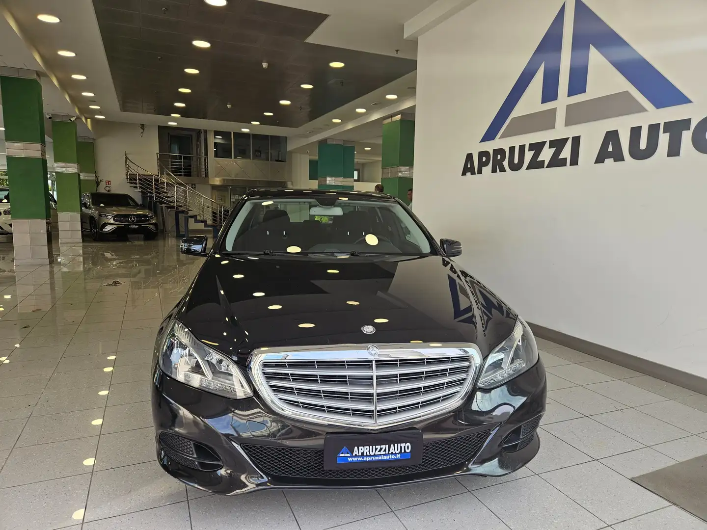 Mercedes-Benz E 200 cdi be Executive NAVI Чорний - 1
