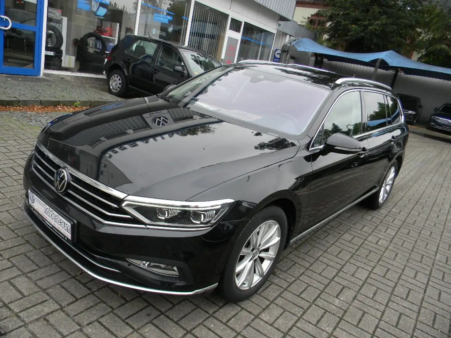 Volkswagen Passat Variant Elegance 2,0 TDI DSG AHK KAMERA Zwart - 2