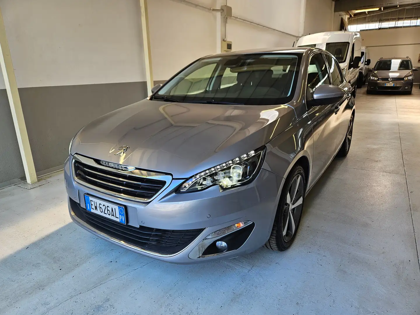 Peugeot 308 308 5p 1.2 puretech t (e-thp) Allure s Grijs - 1