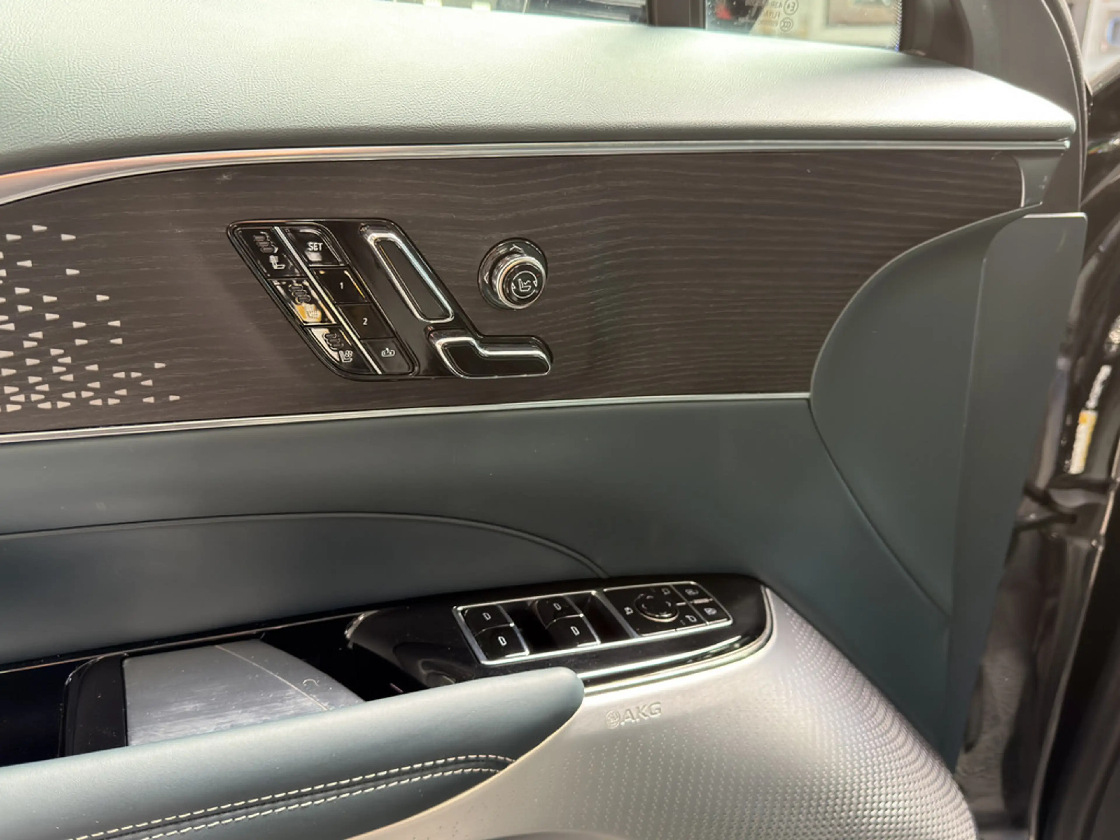 Cadillac Lyriq Sport AWD 21"Leder AKG-Sound Pano Massa — photo 17