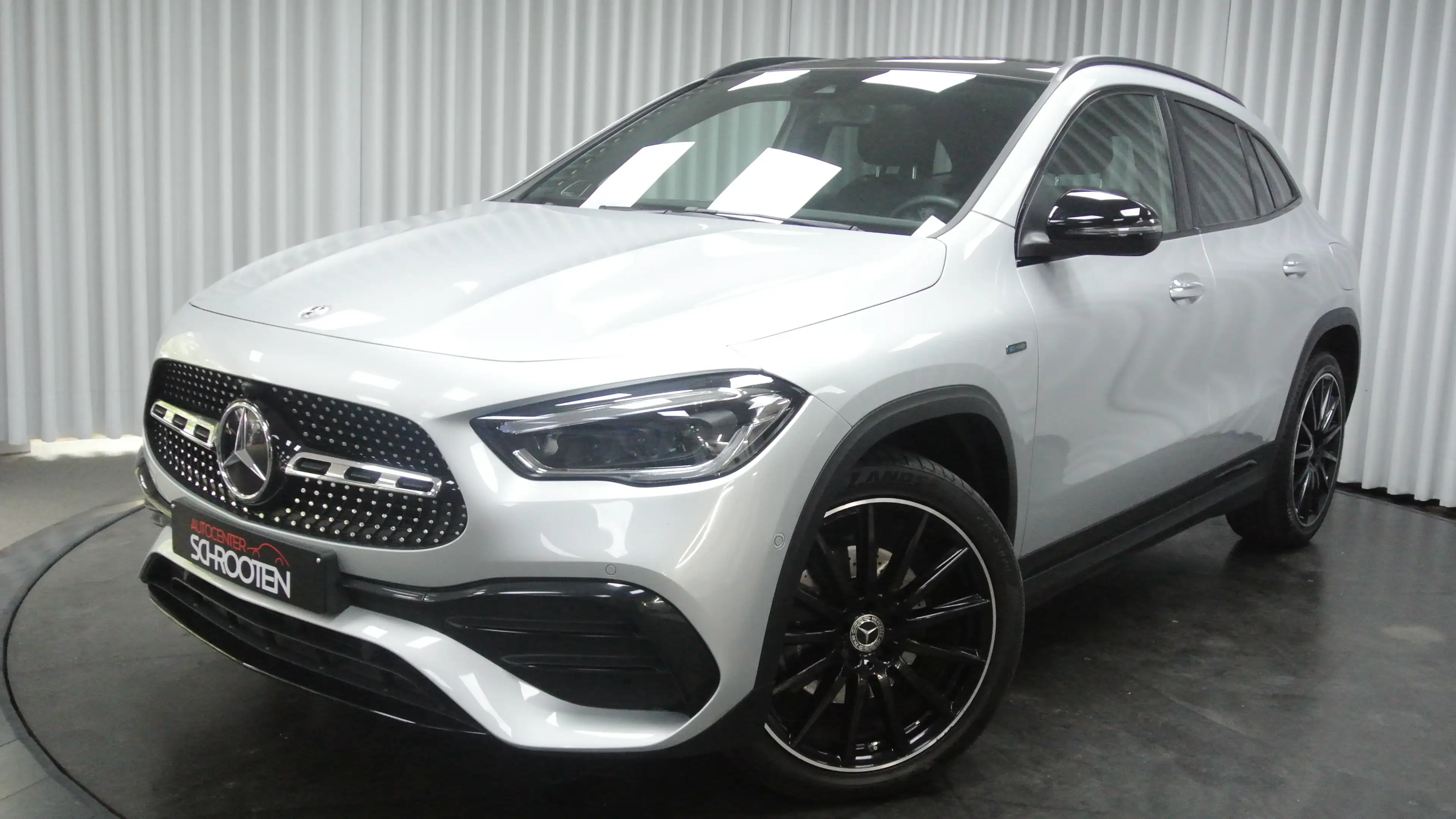 Mercedes-Benz GLA 250 GLA 250e