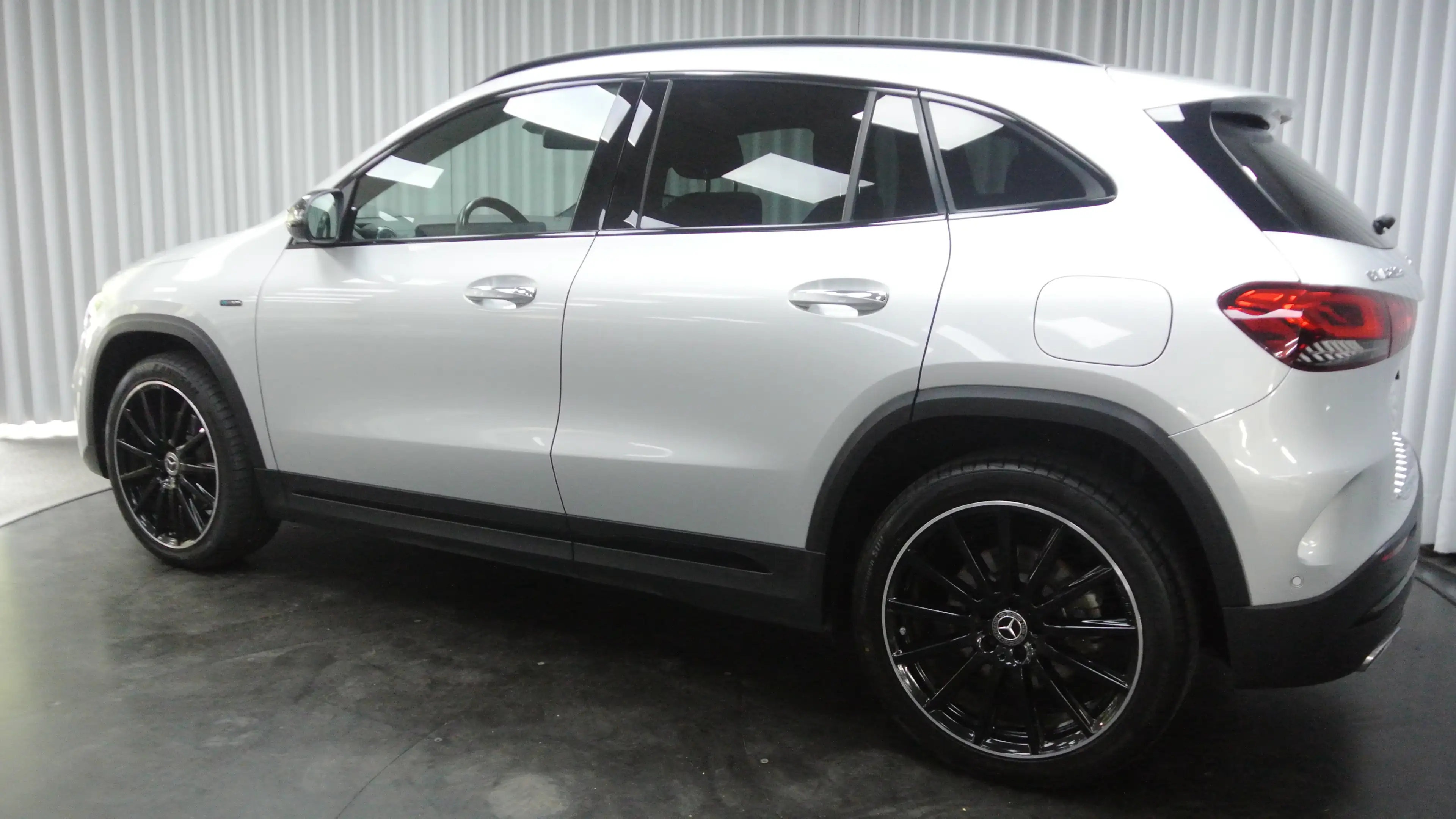 Mercedes-Benz GLA 250 GLA 250e — photo 6
