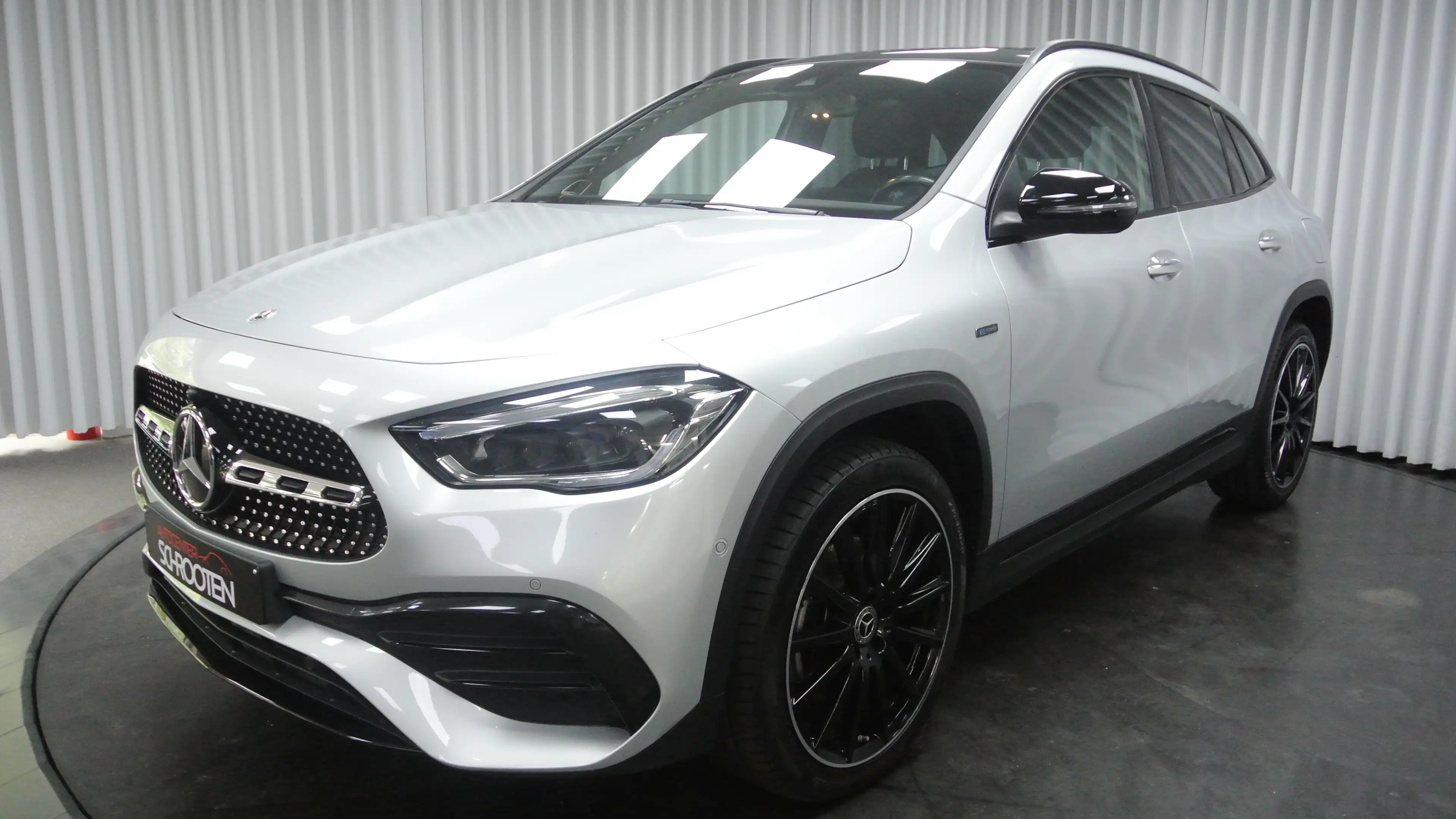 Mercedes-Benz GLA 250 GLA 250e — photo 3