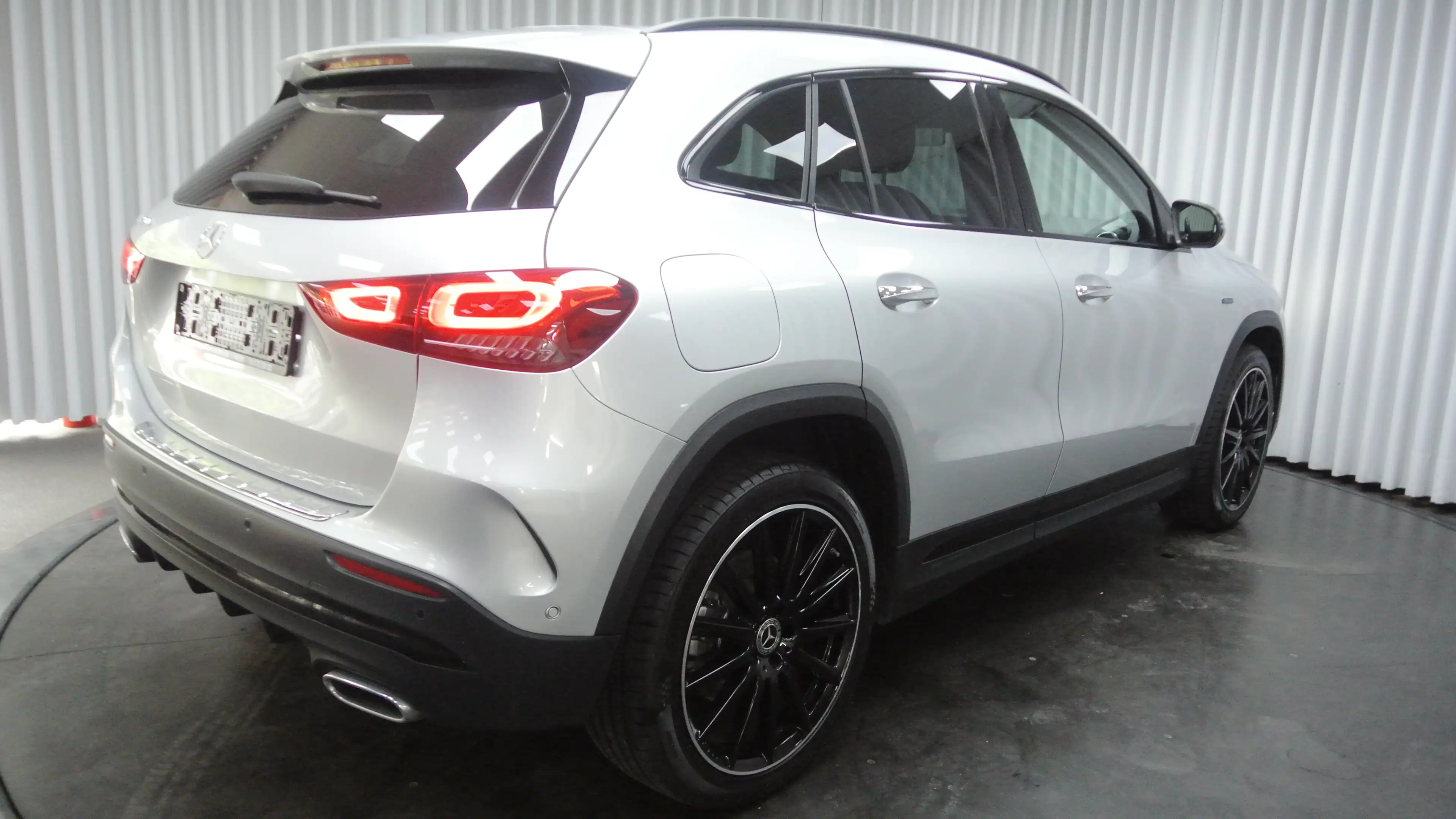 Mercedes-Benz GLA 250 GLA 250e — photo 8