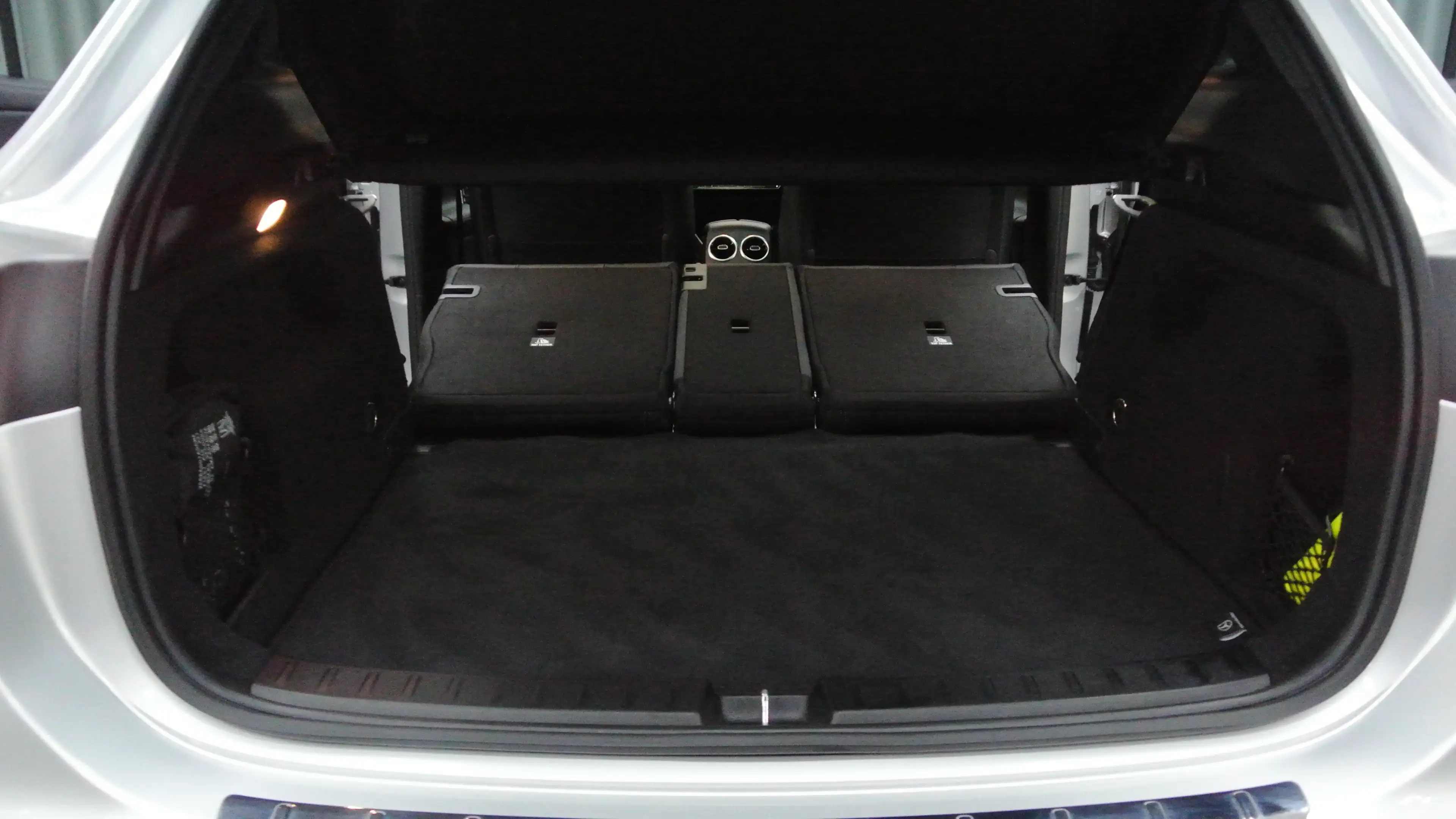 Mercedes-Benz GLA 250 GLA 250e — photo 11