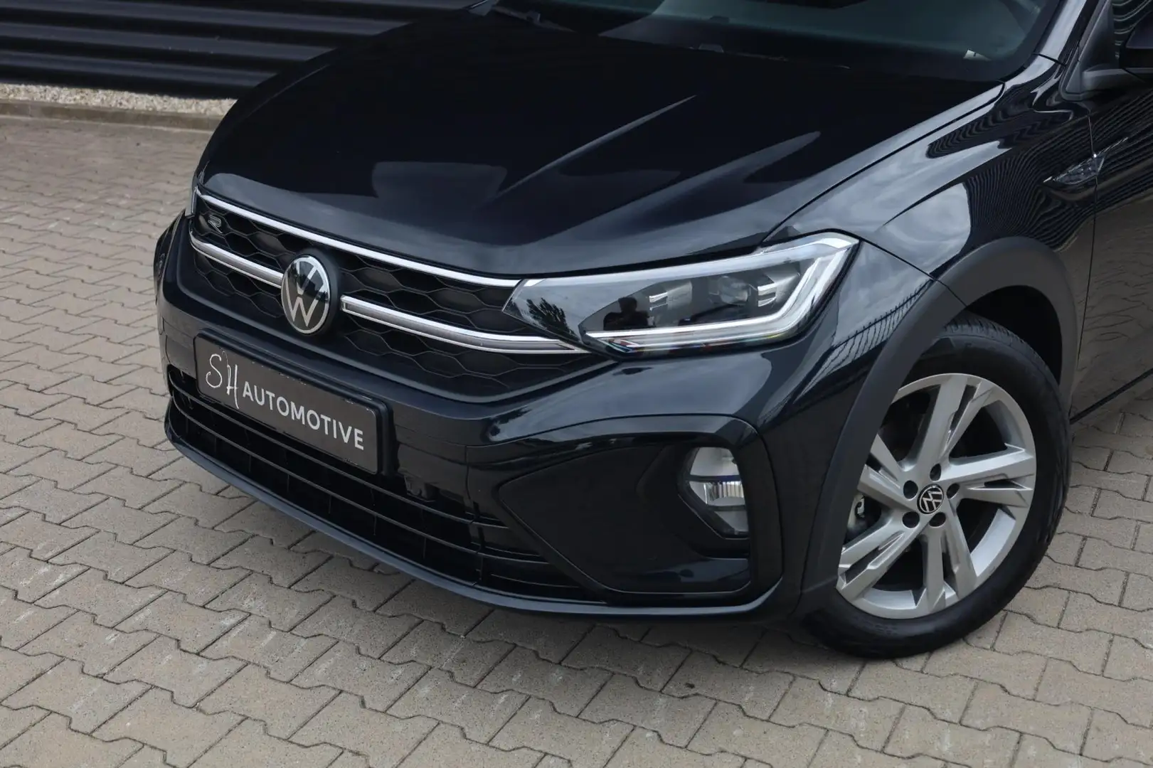 Volkswagen Taigo 1.0 TSI R-Line Business / Carplay / Camera / Alcan Schwarz - 2