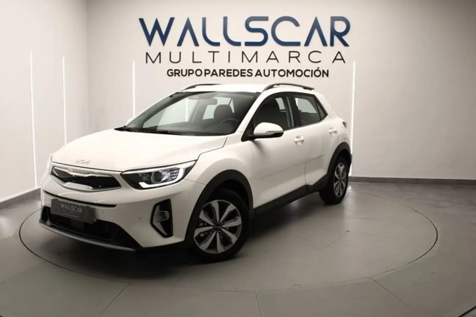 Kia Stonic 1.0 T-GDi 88kW (120CV) MHEV Drive DCT Blanco - 2