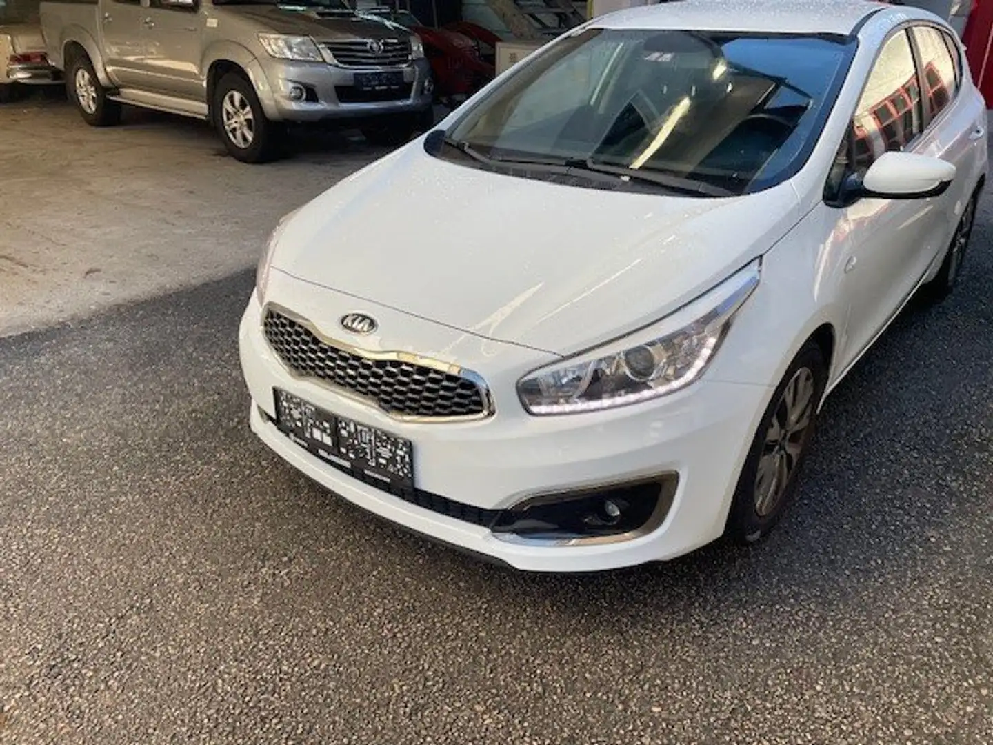 Kia Ceed / cee'd 1,0 TGDI ISG Silber Weiß - 2