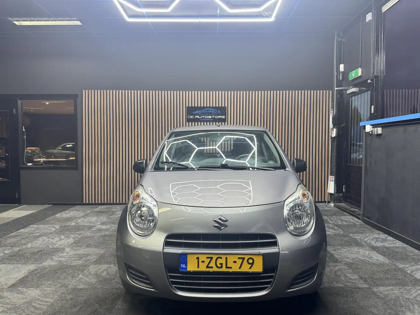 Suzuki Alto 1.0 Celebration EASSS Airco Soundsysteem Zeer nett Szürke - 2